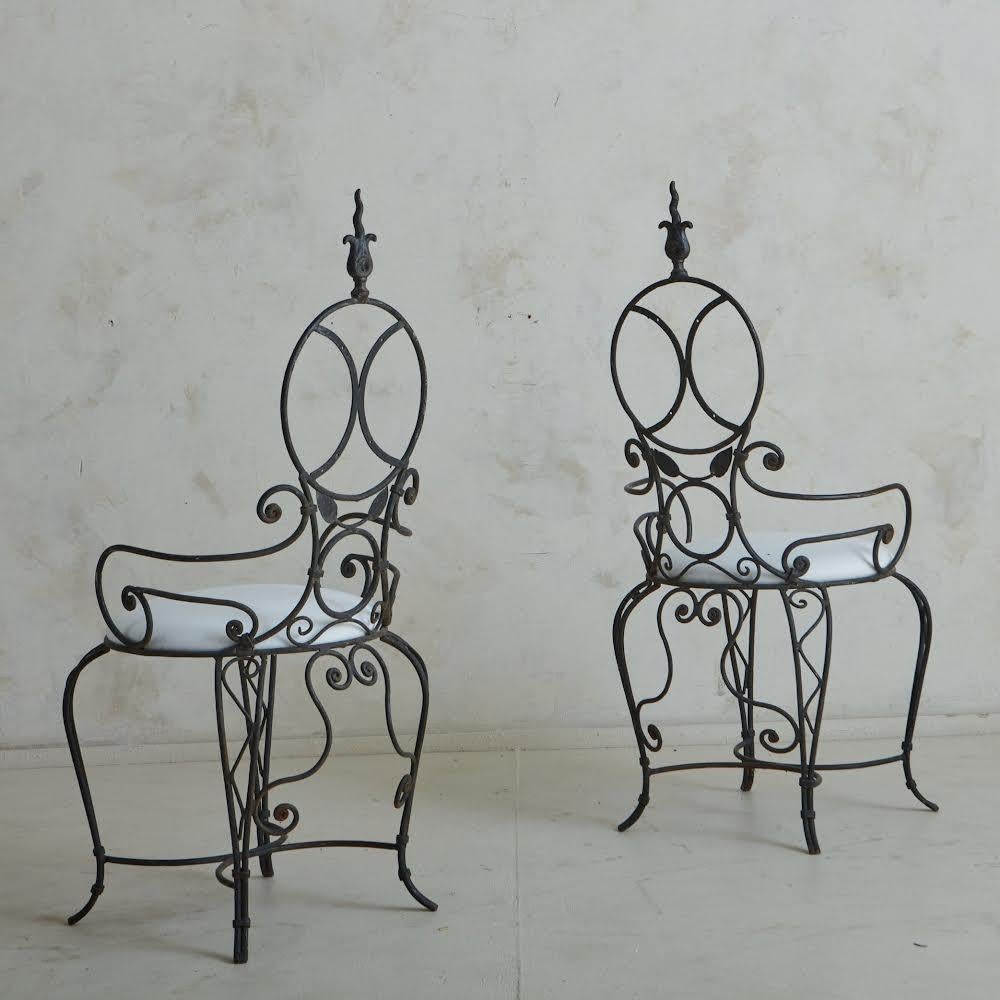 French Pair of Iron Frame Garden Chairs in Snowy White Sunbrella Fabric, France 1960s For Sale