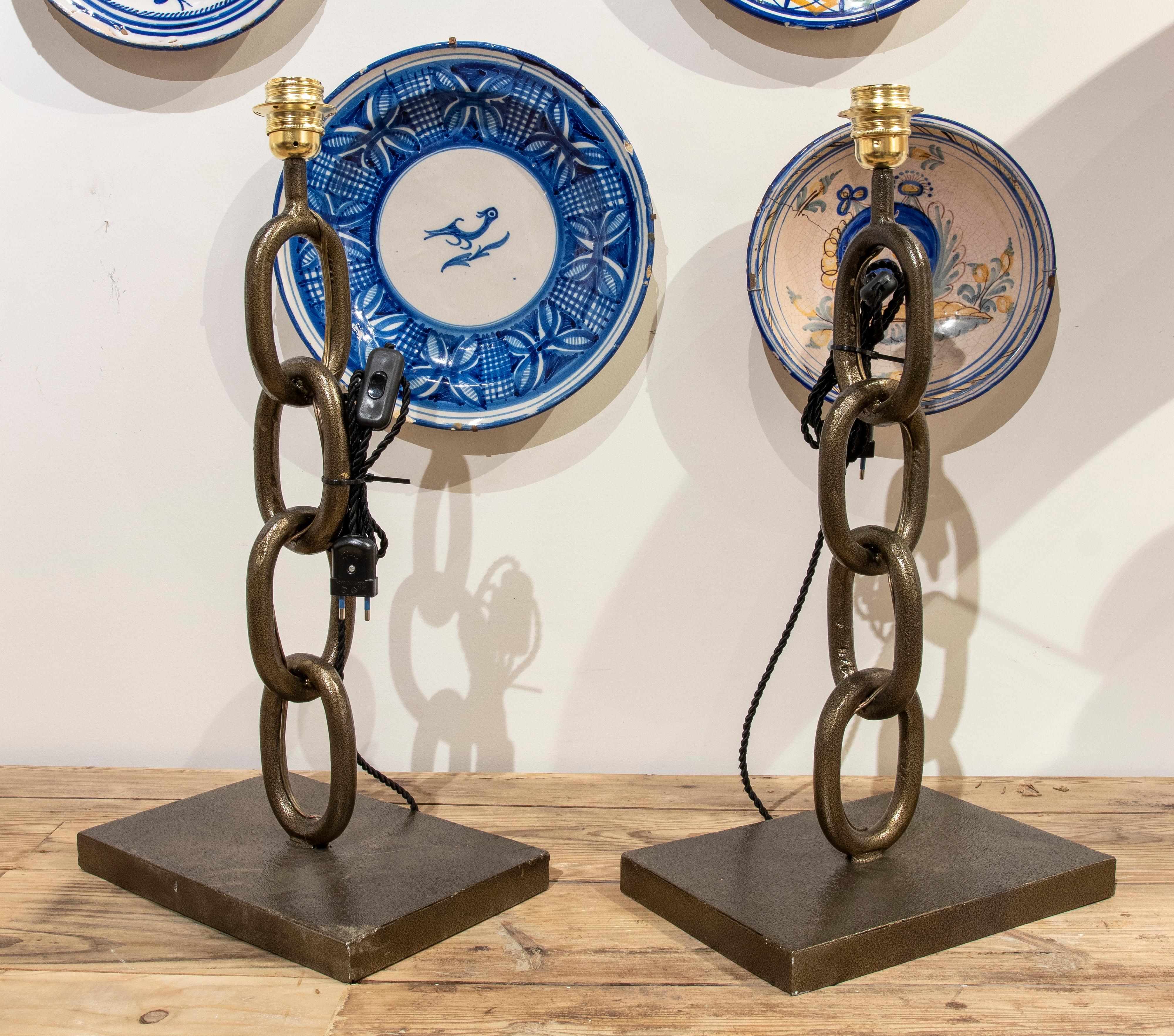Contemporary Pair of Iron Lamps with Chain Shape For Sale