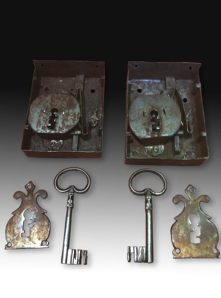Spanish Pair of Iron Locks with Keys, Baroque, Spain, 17th Century For Sale
