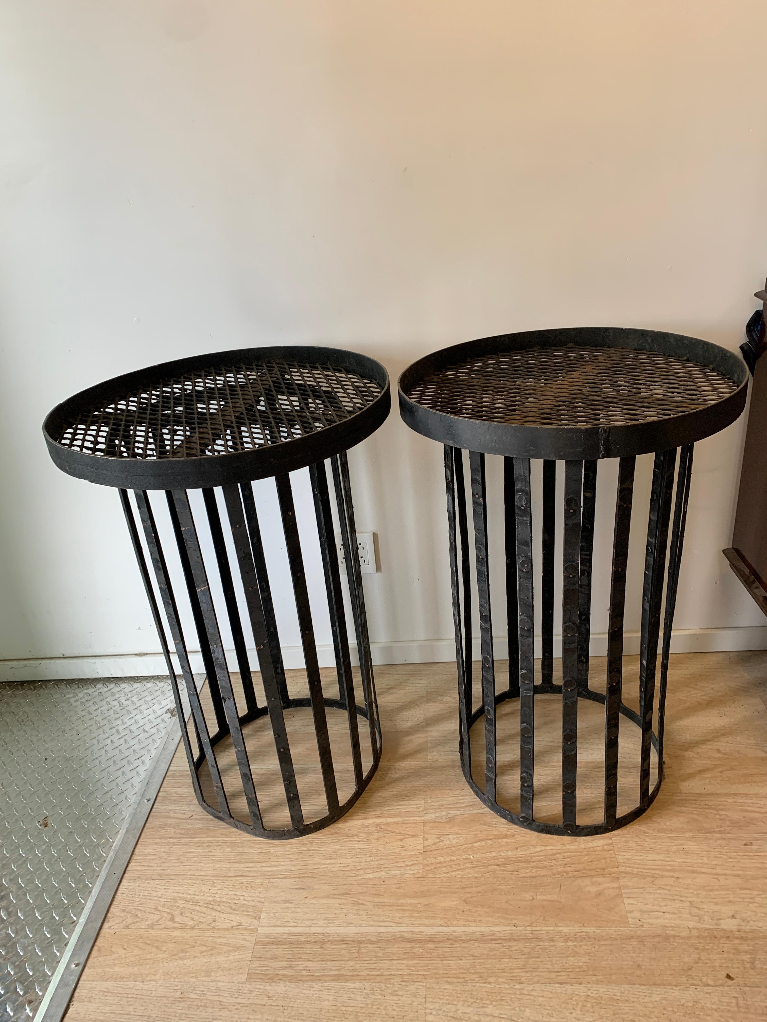 Iron Stand In Good Condition In Los Angeles, CA