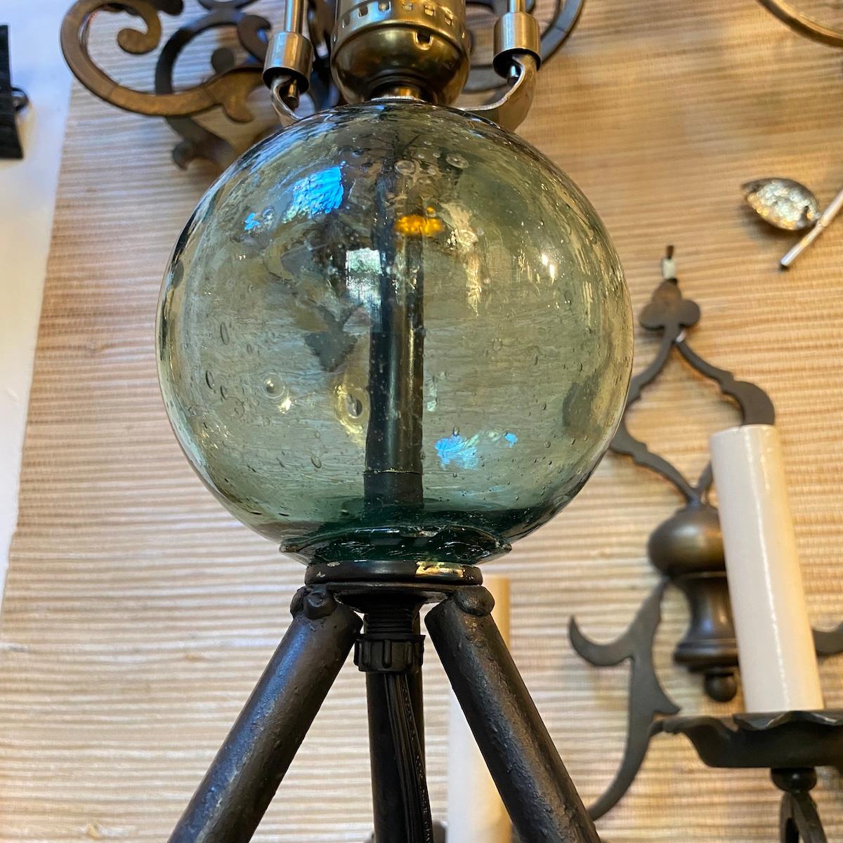 Paire de lampes de table en fer en vente 1