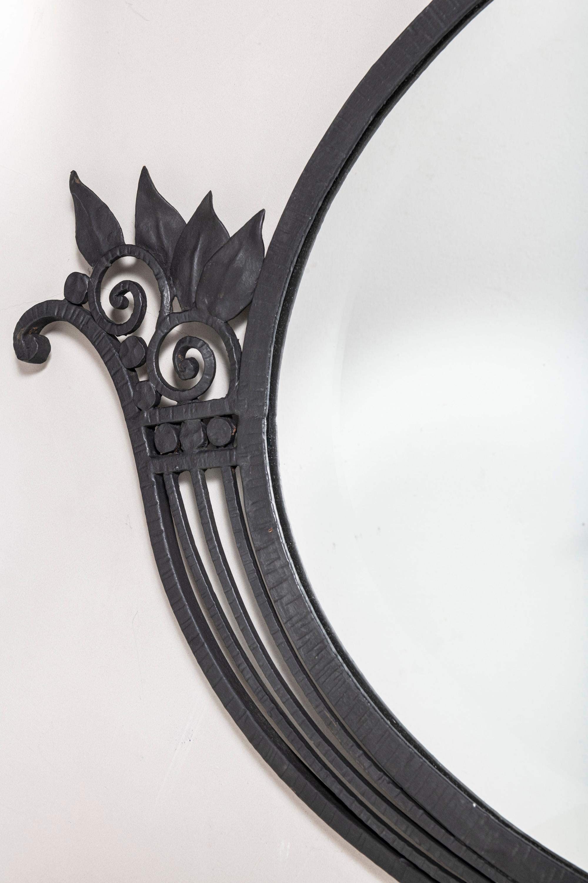 Pair of Iron Wall Mirrors, Art Deco Period. France, circa 1930. In Good Condition For Sale In Buenos Aires, Buenos Aires
