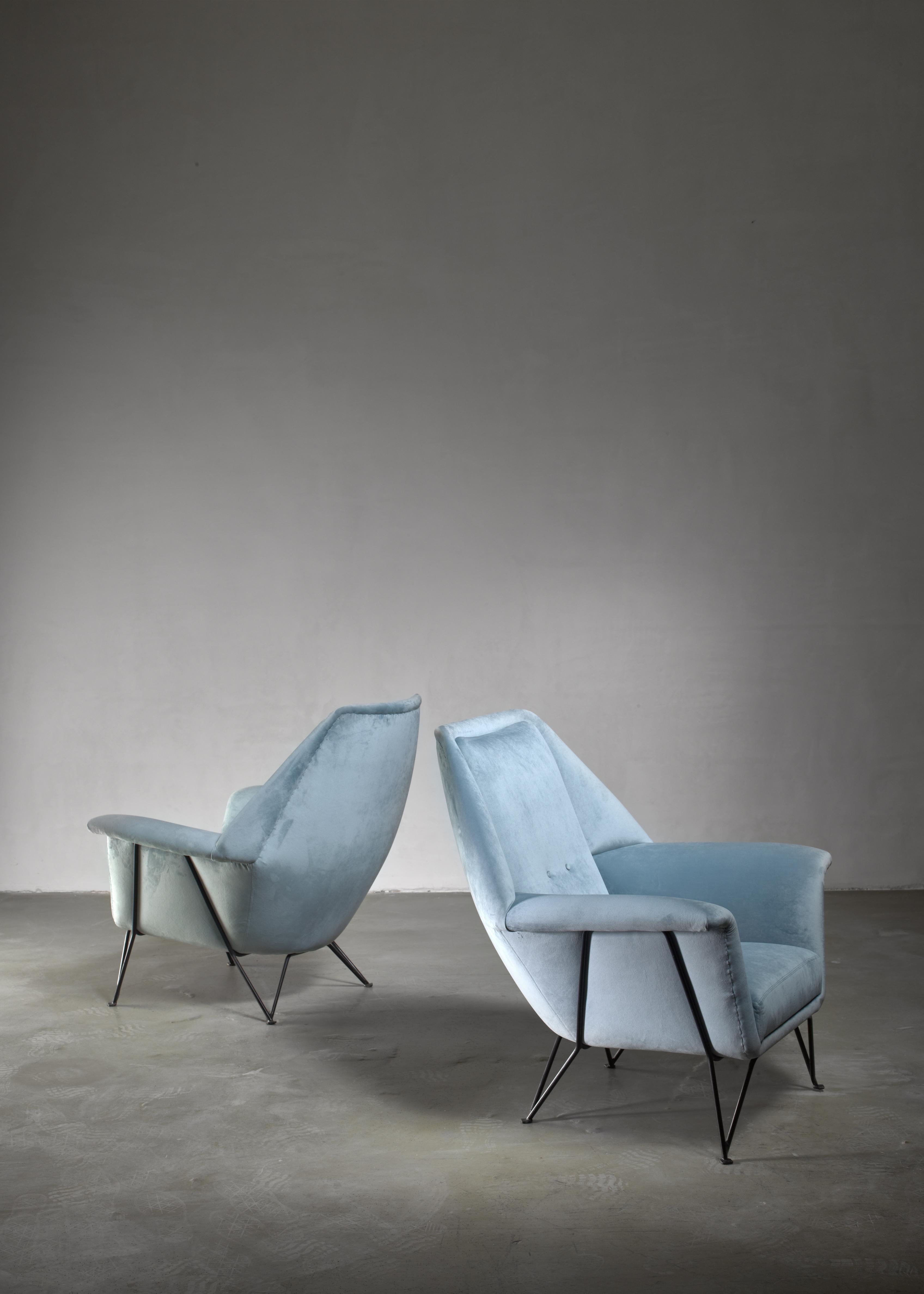Italian Pair of I.S.A. Bergamo Lounge Chairs, Italy, 1950s