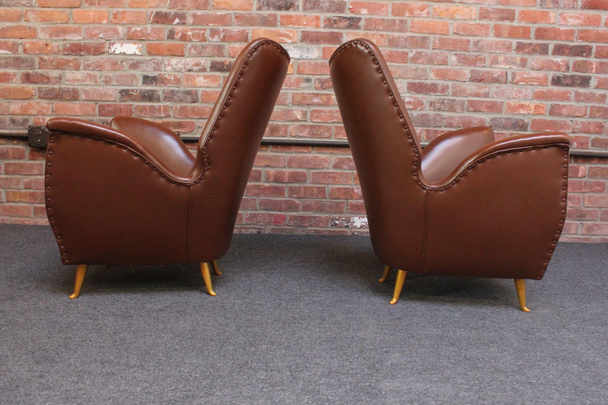 Pair of Isa Bergamo Sculptural Petite Club Chairs Attributed to Gio Ponti In Good Condition For Sale In Brooklyn, NY
