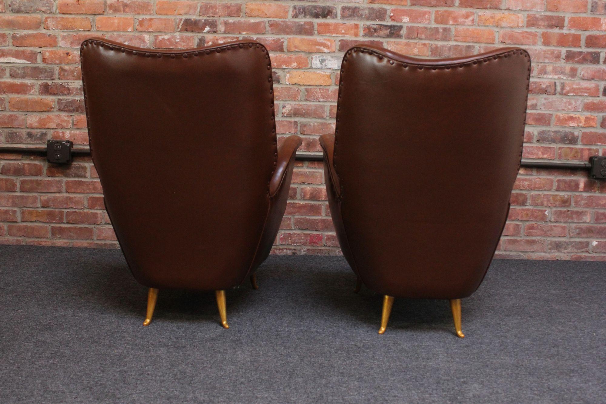 Mid-20th Century Pair of Isa Bergamo Sculptural Petite Club Chairs Attributed to Gio Ponti For Sale