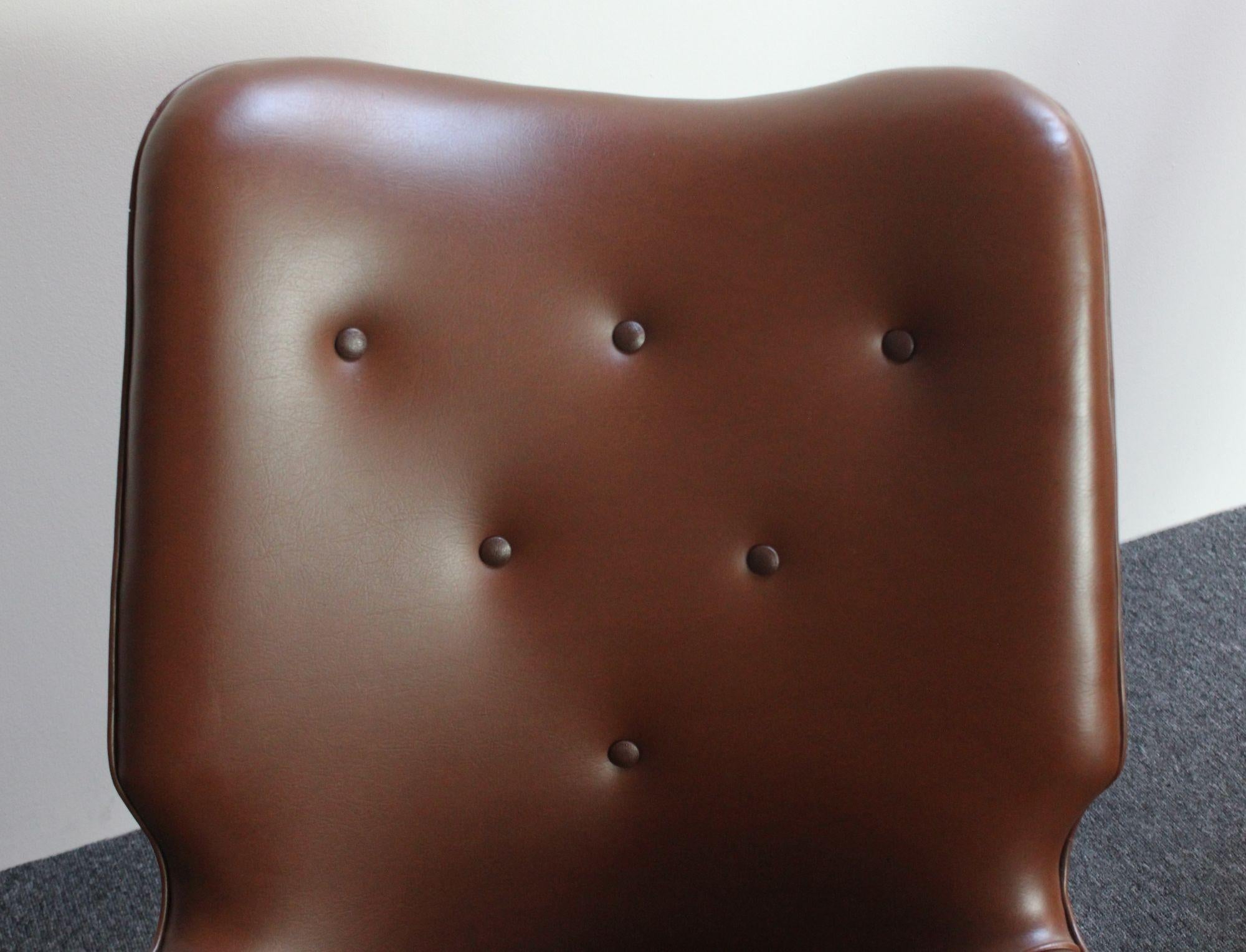 Paire de petites chaises club sculpturales d'Isa Bergamo attribuées à Gio Ponti en vente 1