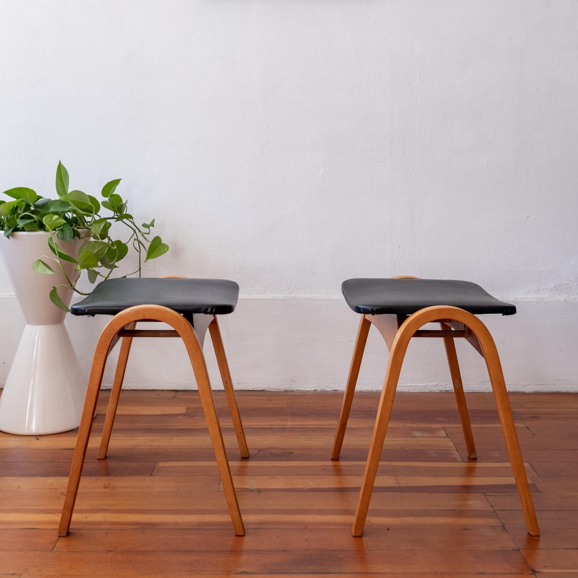 A pair of bentwood stacking stools by Isamu Kenmochi for Akita Mokko, Japan, 1958.

Source: Japanese Modern: Retrospective Kenmochi Isamu, Kenmochi

Isamu Kenmochi (Japanese: ???, 1912 -1971) was a Japanese modernist designer significant in the
