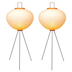 Paire de lampadaires Isamu Noguchi Akari 10A