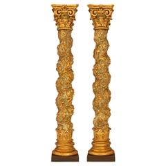 Paire de colonnes italiennes en bois doré de la période baroque du 17e siècle, vers 1670