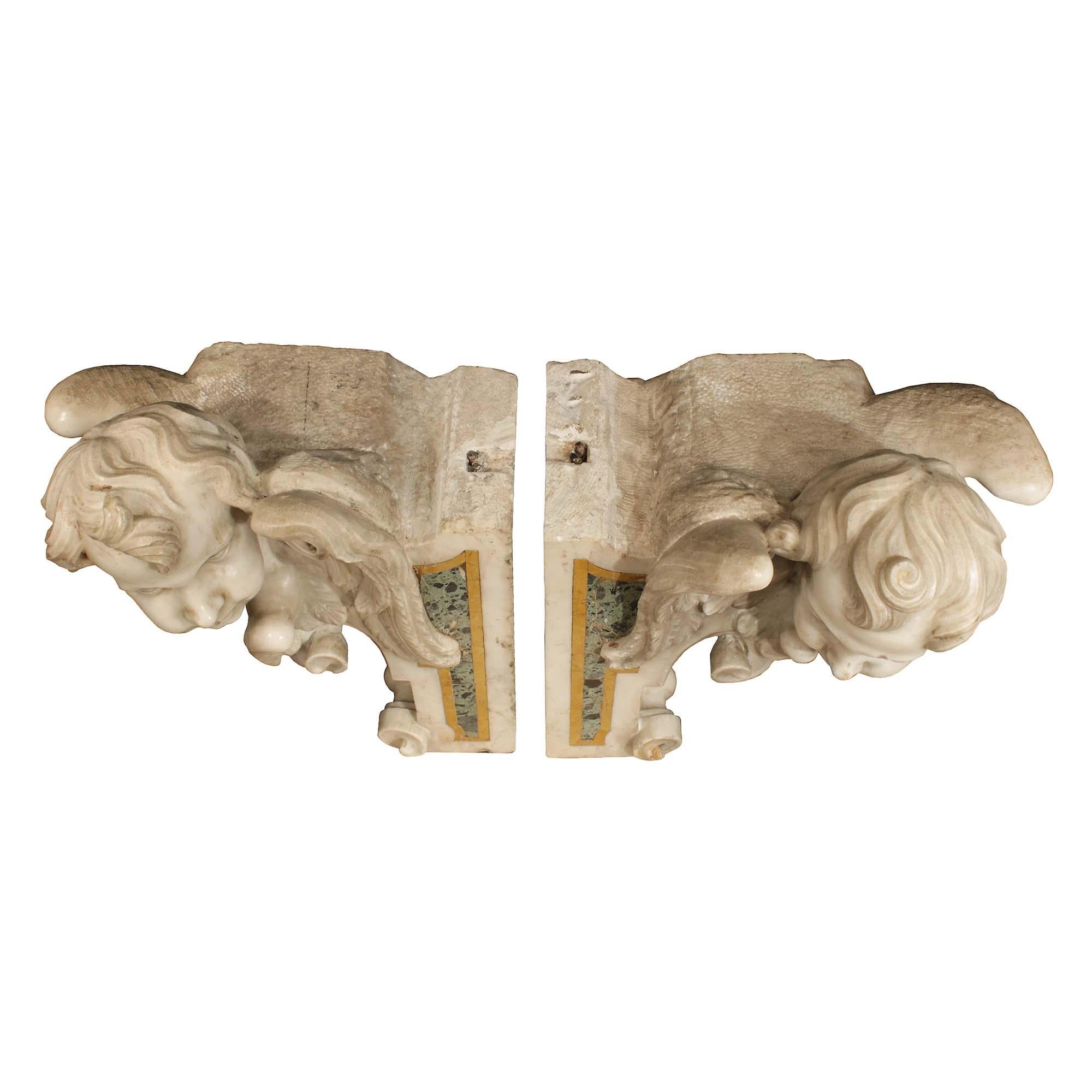 Ein Paar italienische architektonische Elemente aus Marmor aus der Barockzeit des 17. Jahrhunderts (18. Jahrhundert und früher) im Angebot