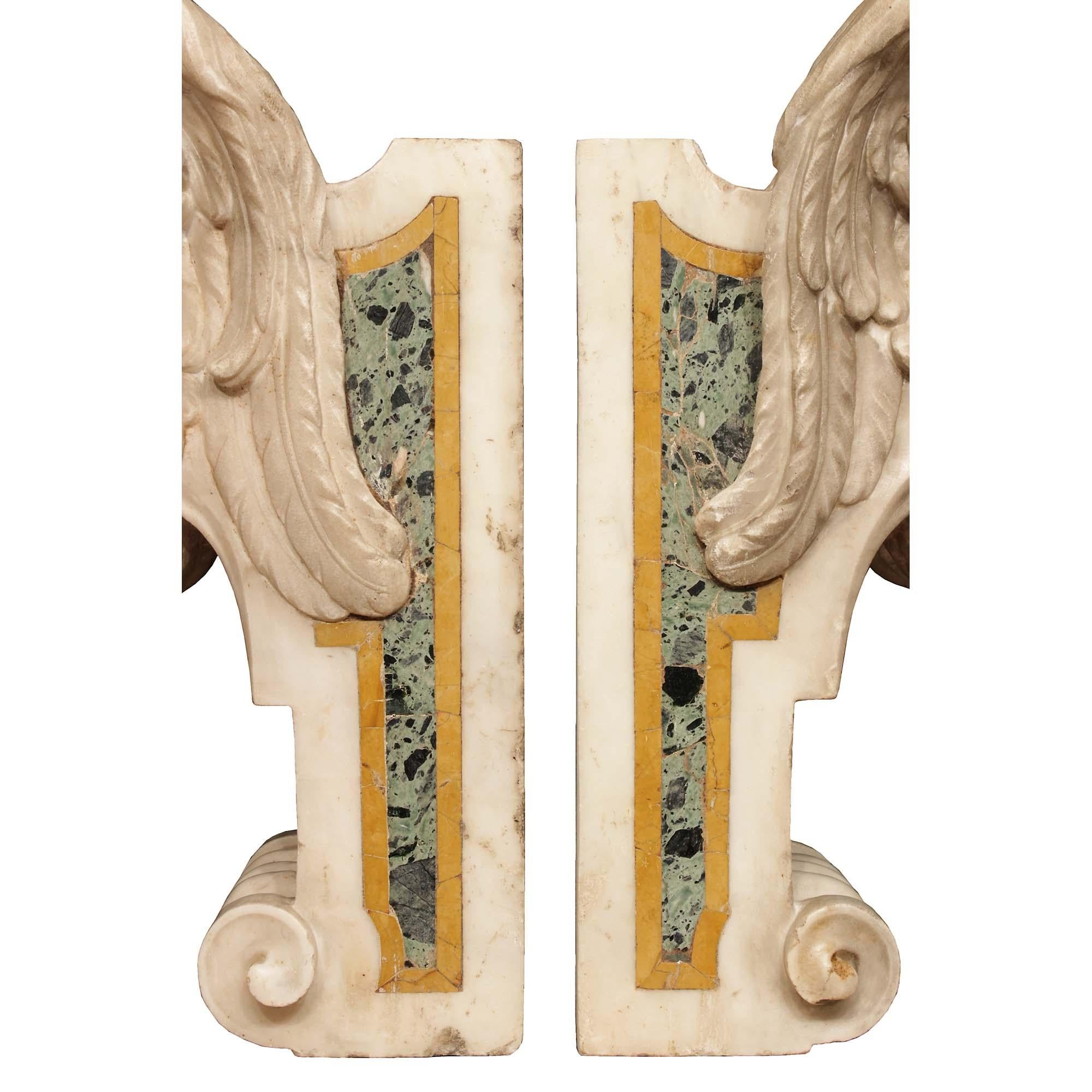 XVIIIe siècle et antérieur Paire d'éléments architecturaux italiens en marbre d'époque baroque du XVIIe siècle en vente