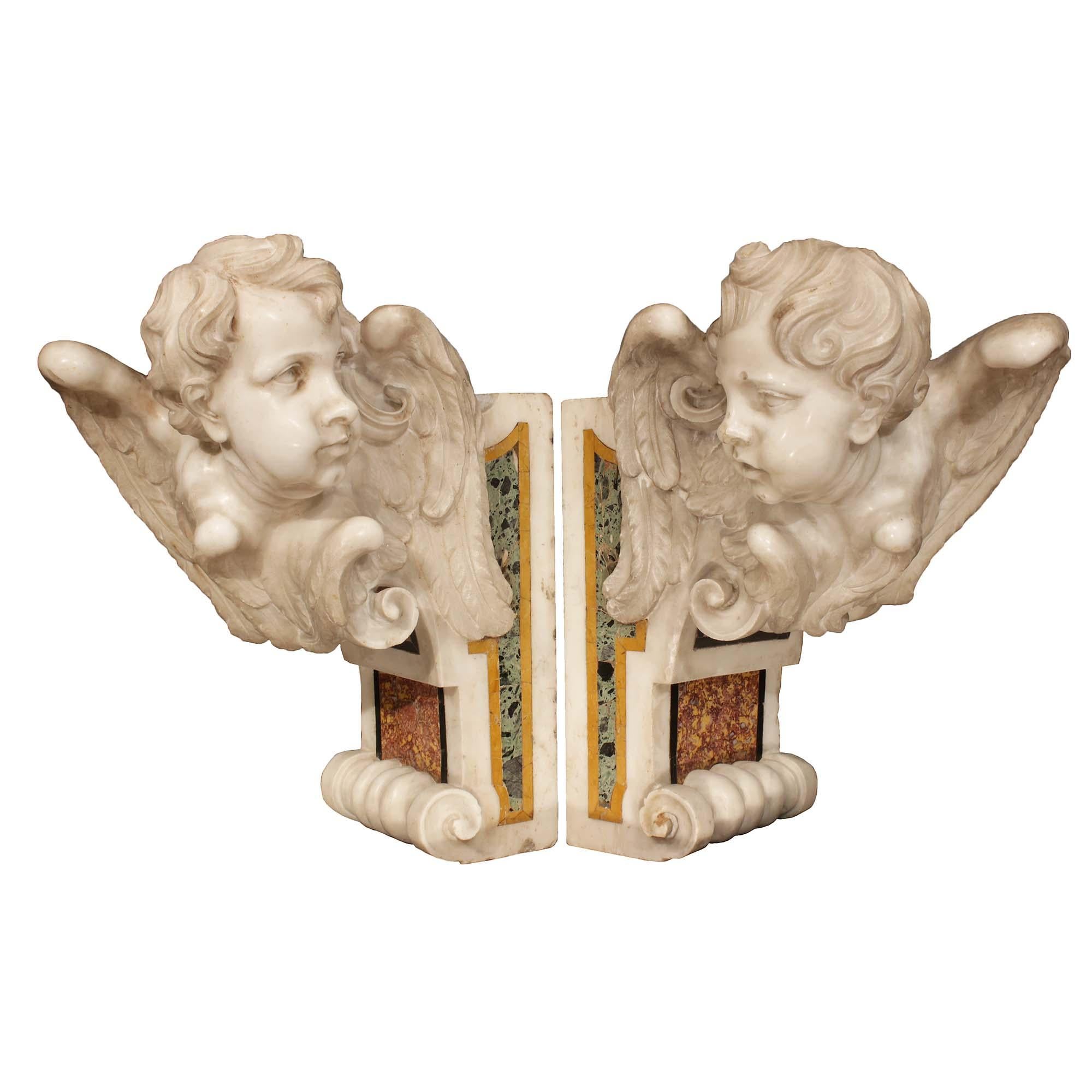 Paire d'éléments architecturaux italiens en marbre d'époque baroque du XVIIe siècle en vente 1