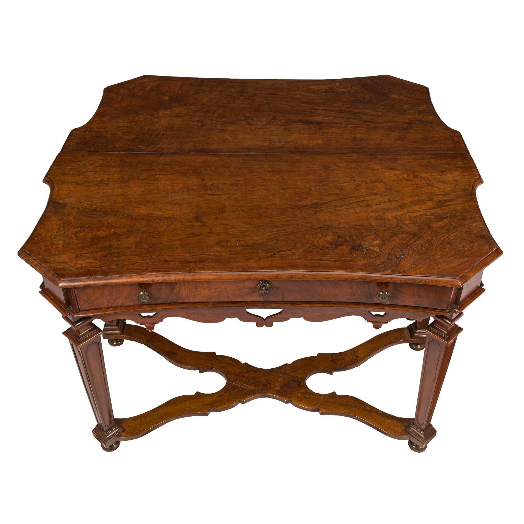 Pair of Italian 17th Century Louis XIV Period Console/Center Tables In Good Condition For Sale In West Palm Beach, FL