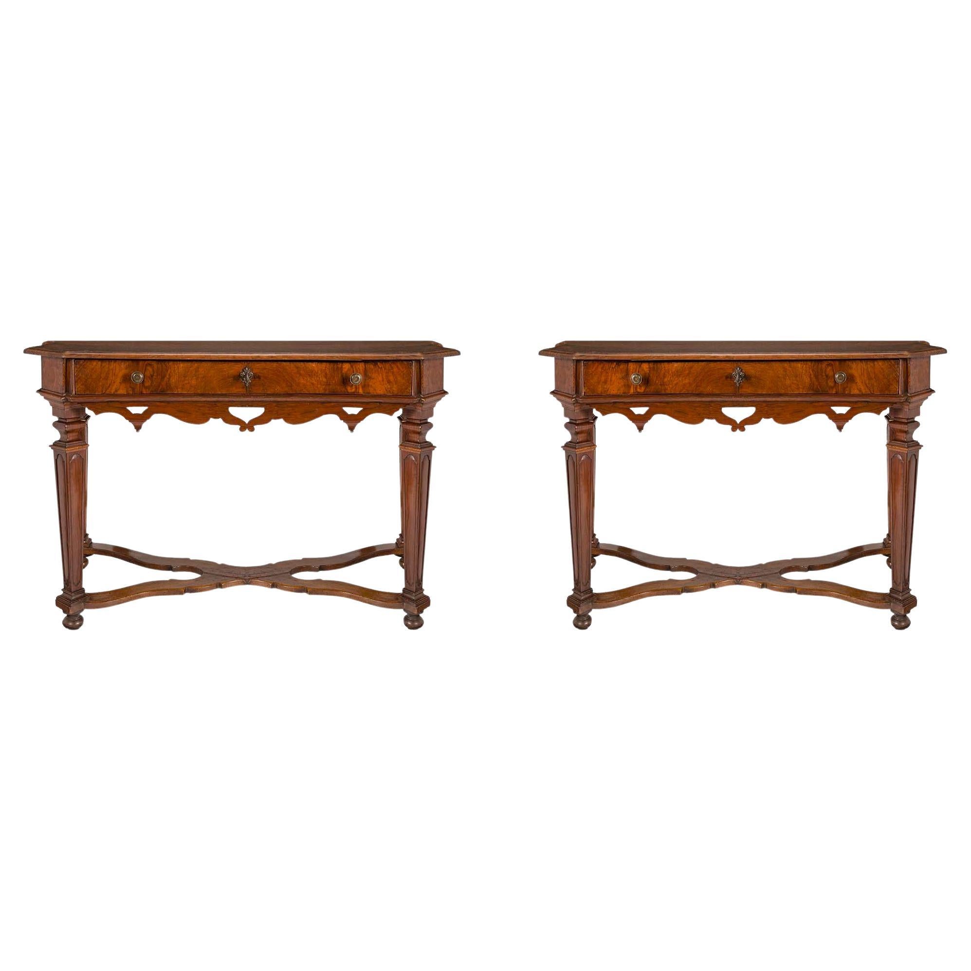 Paire de consoles/tables d'appoint italiennes d'époque Louis XIV du 17ème siècle