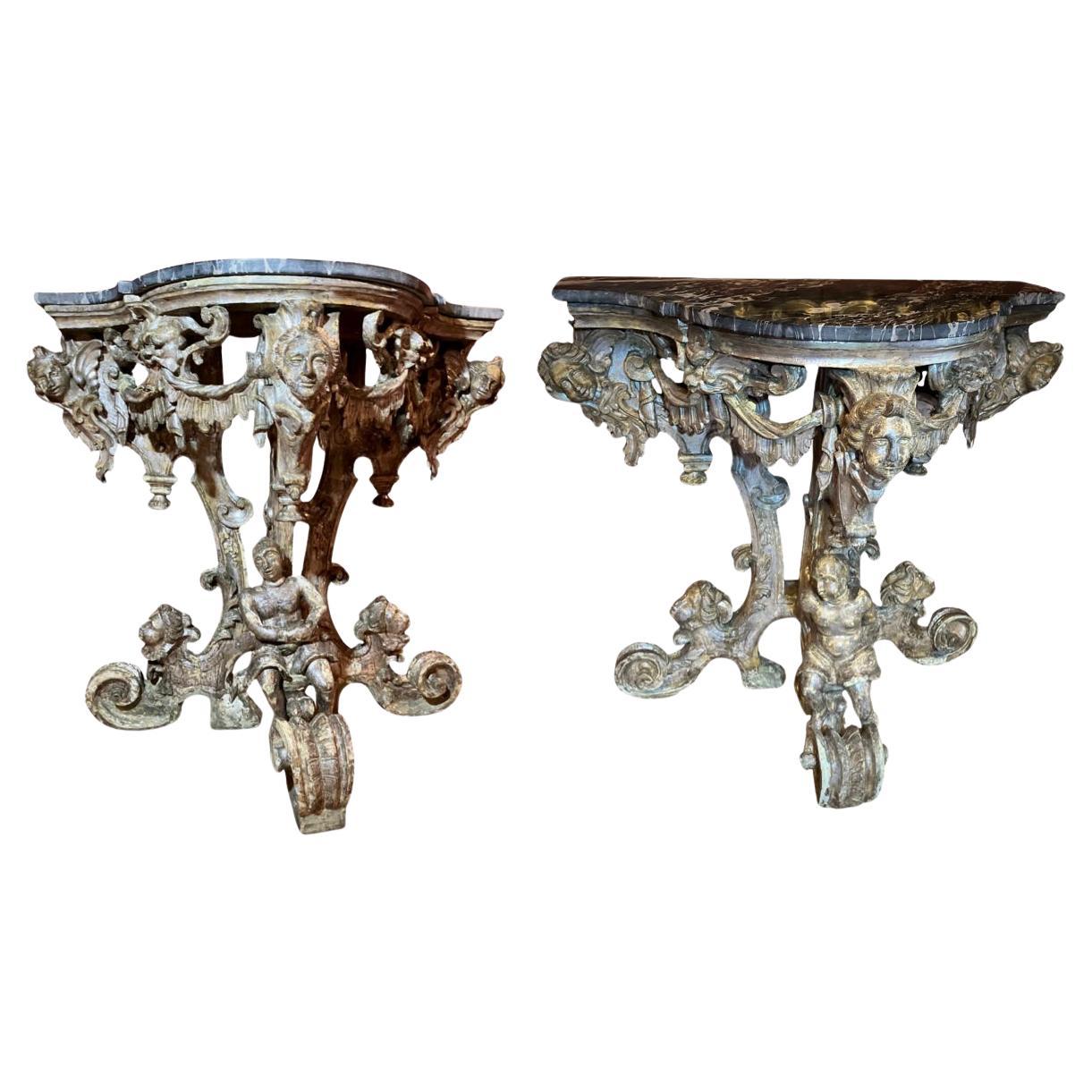 Pareja de consolas escultóricas italianas del siglo XVII de plata dorada a la meca en venta
