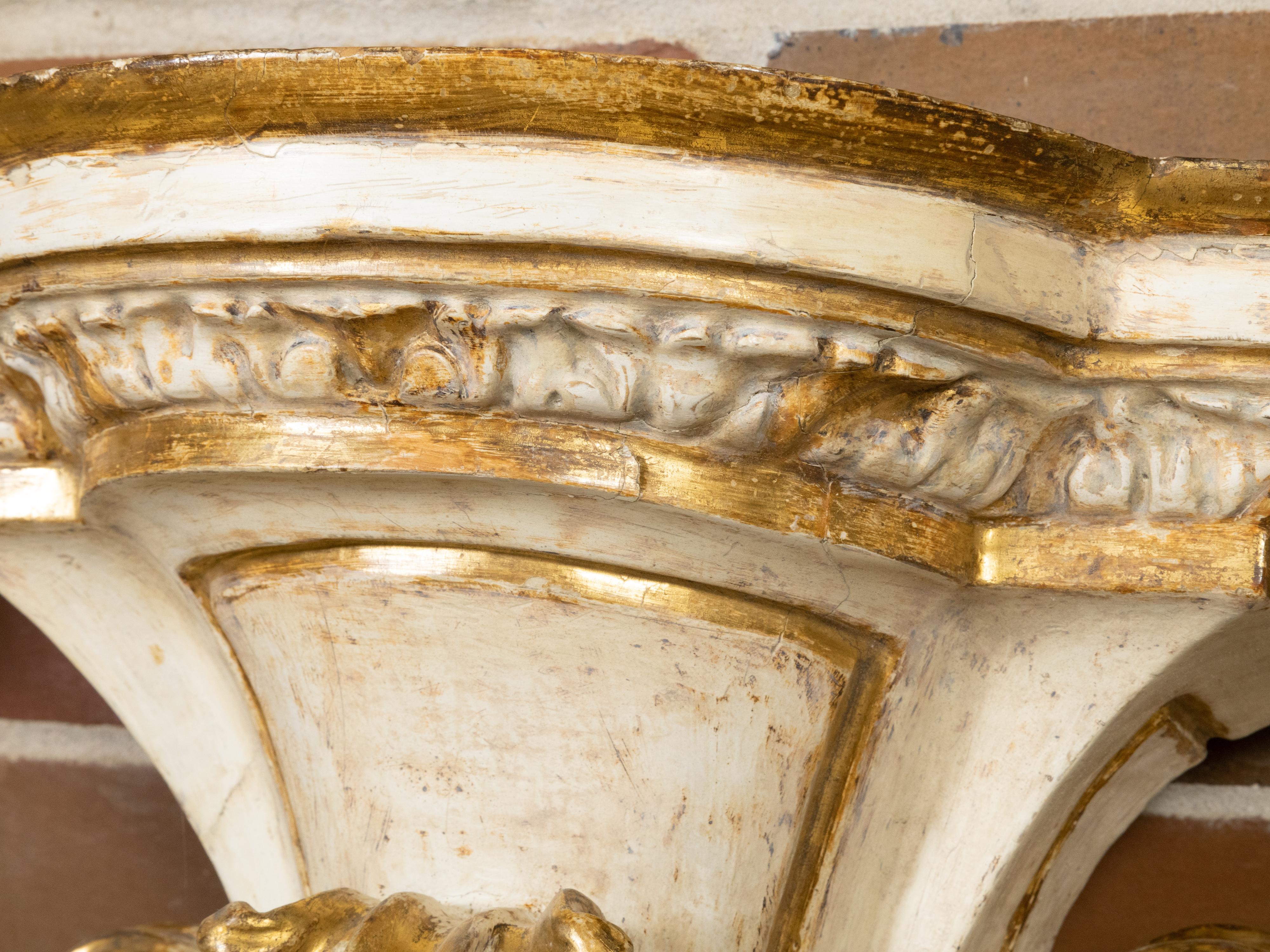 Pair of Italian 1800s Painted and Parcel-Gilt Wall Brackets with Acanthus Leaves For Sale 3