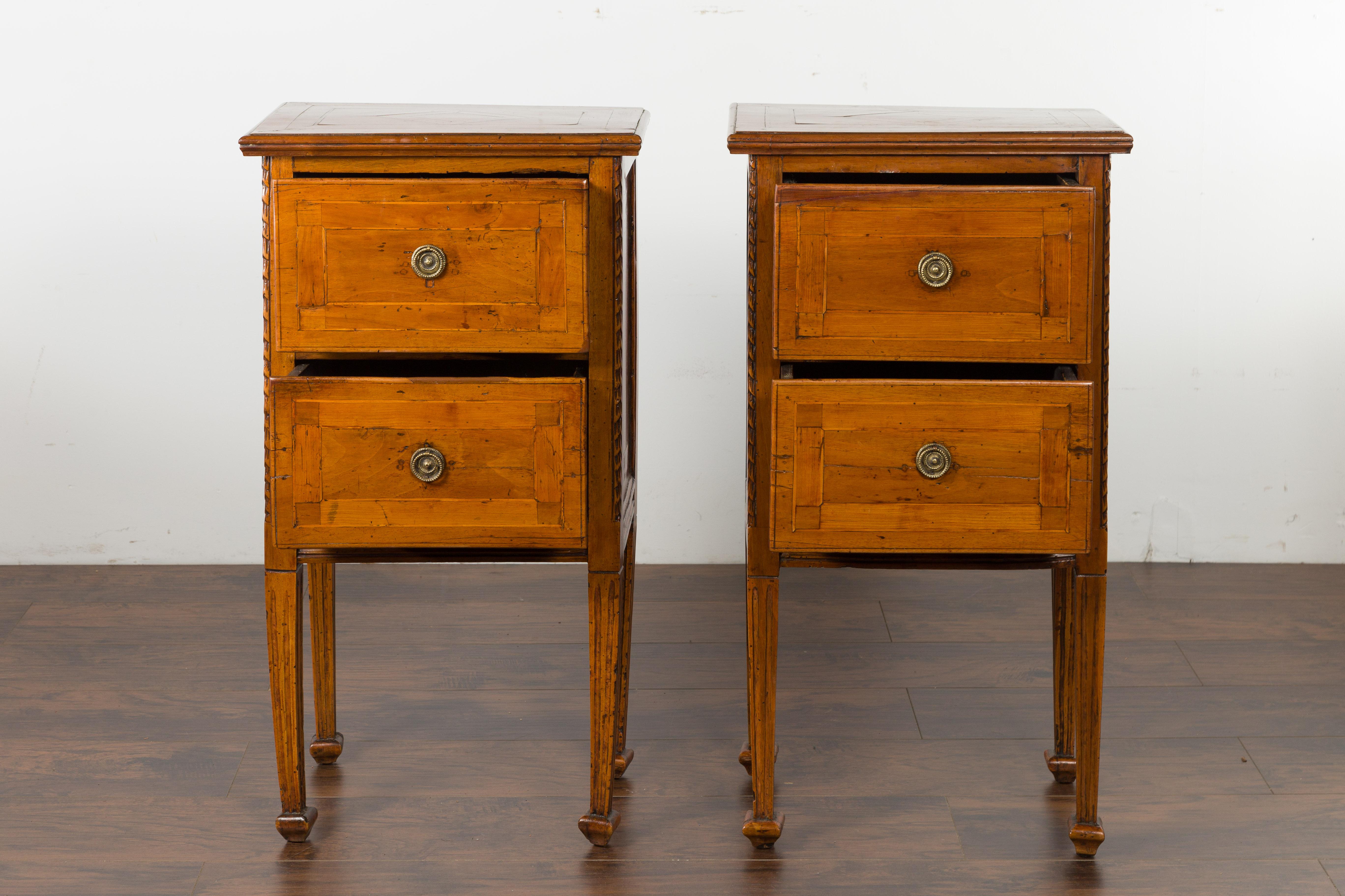 Pair of Italian 1820s Neoclassical Period Walnut Bedside Tables with Two Drawers For Sale 10