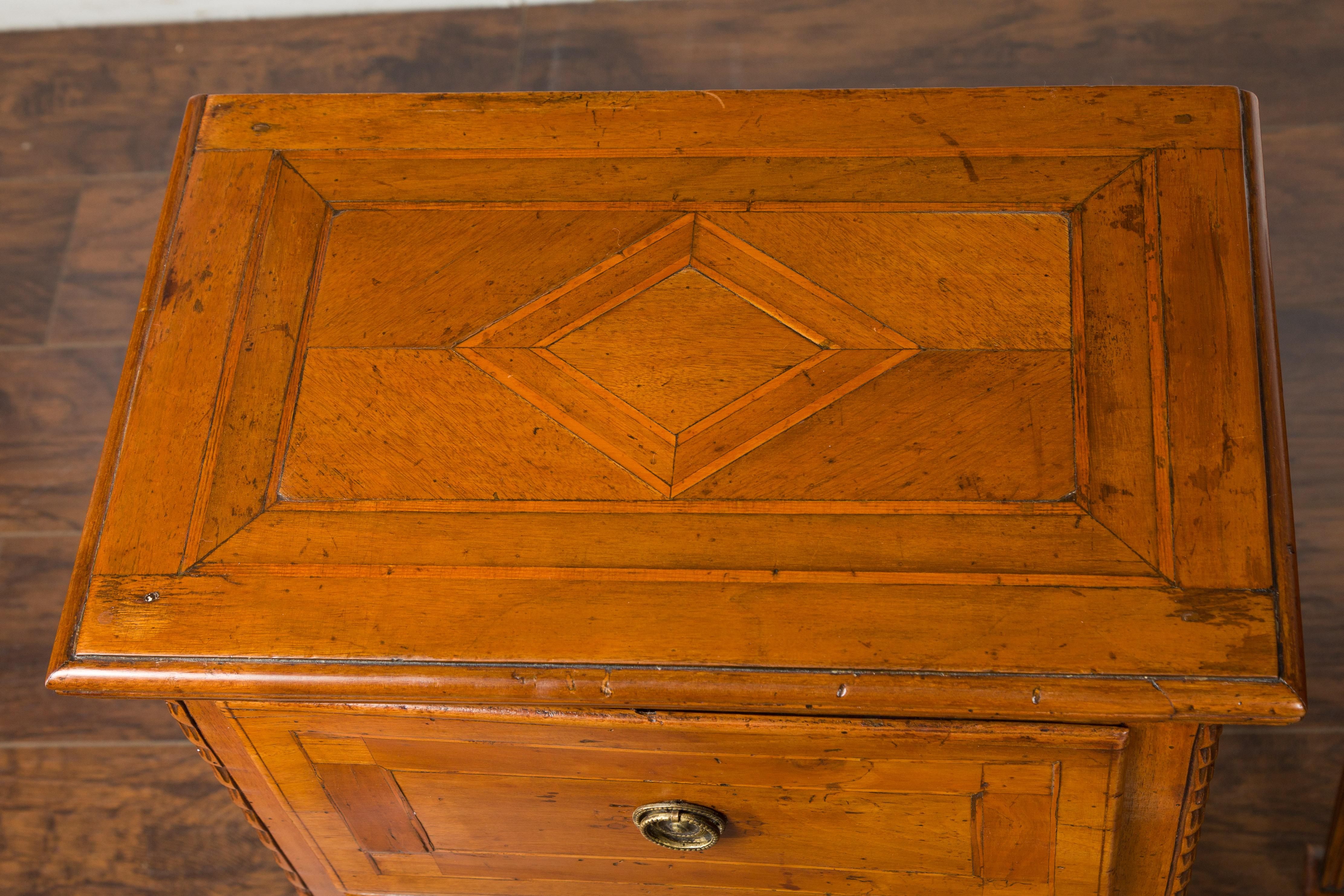 Pair of Italian 1820s Neoclassical Period Walnut Bedside Tables with Two Drawers For Sale 12