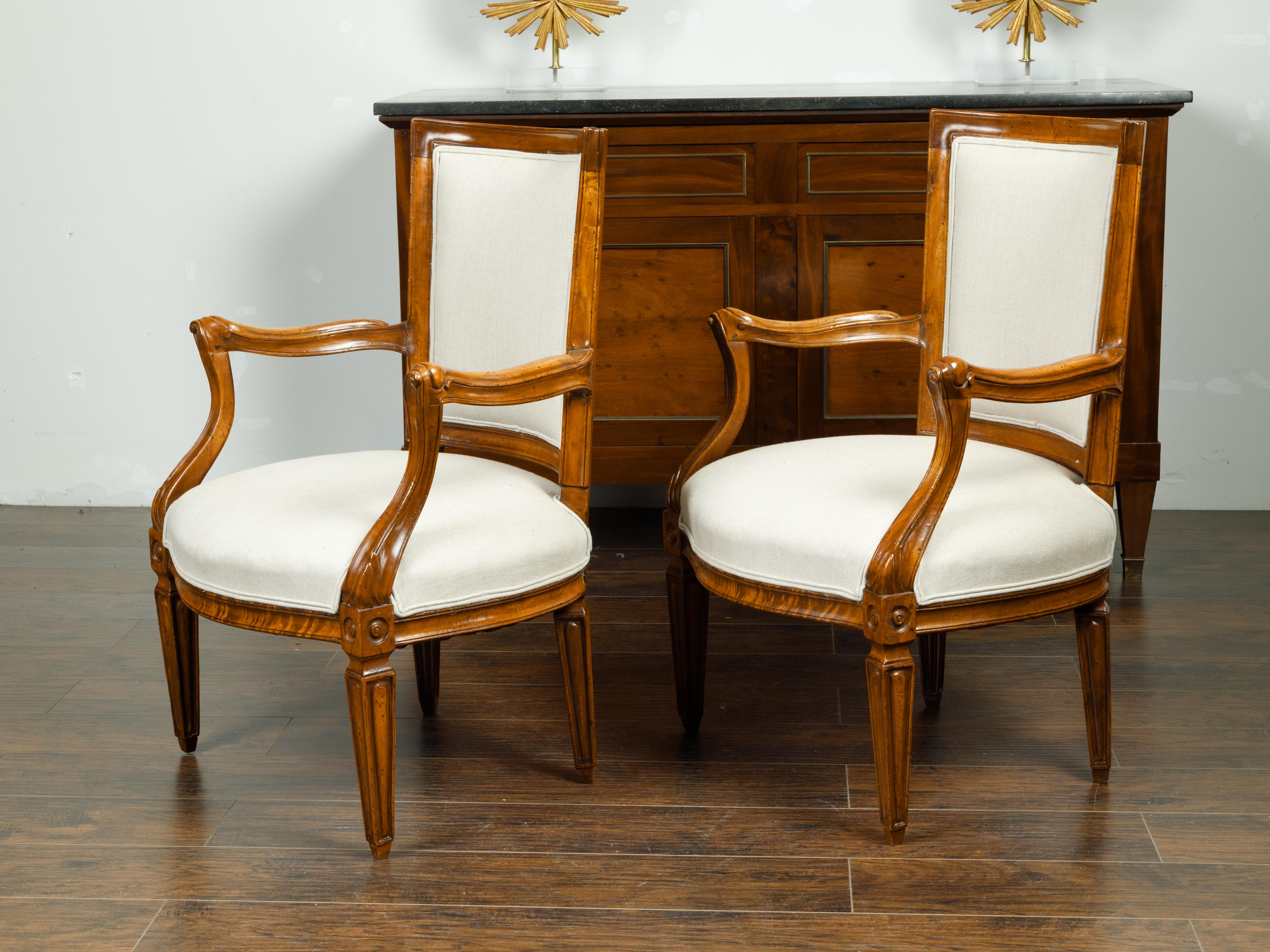 Pair of Italian 1860s Walnut Armchairs with Tapered Legs and New Upholstery For Sale 2