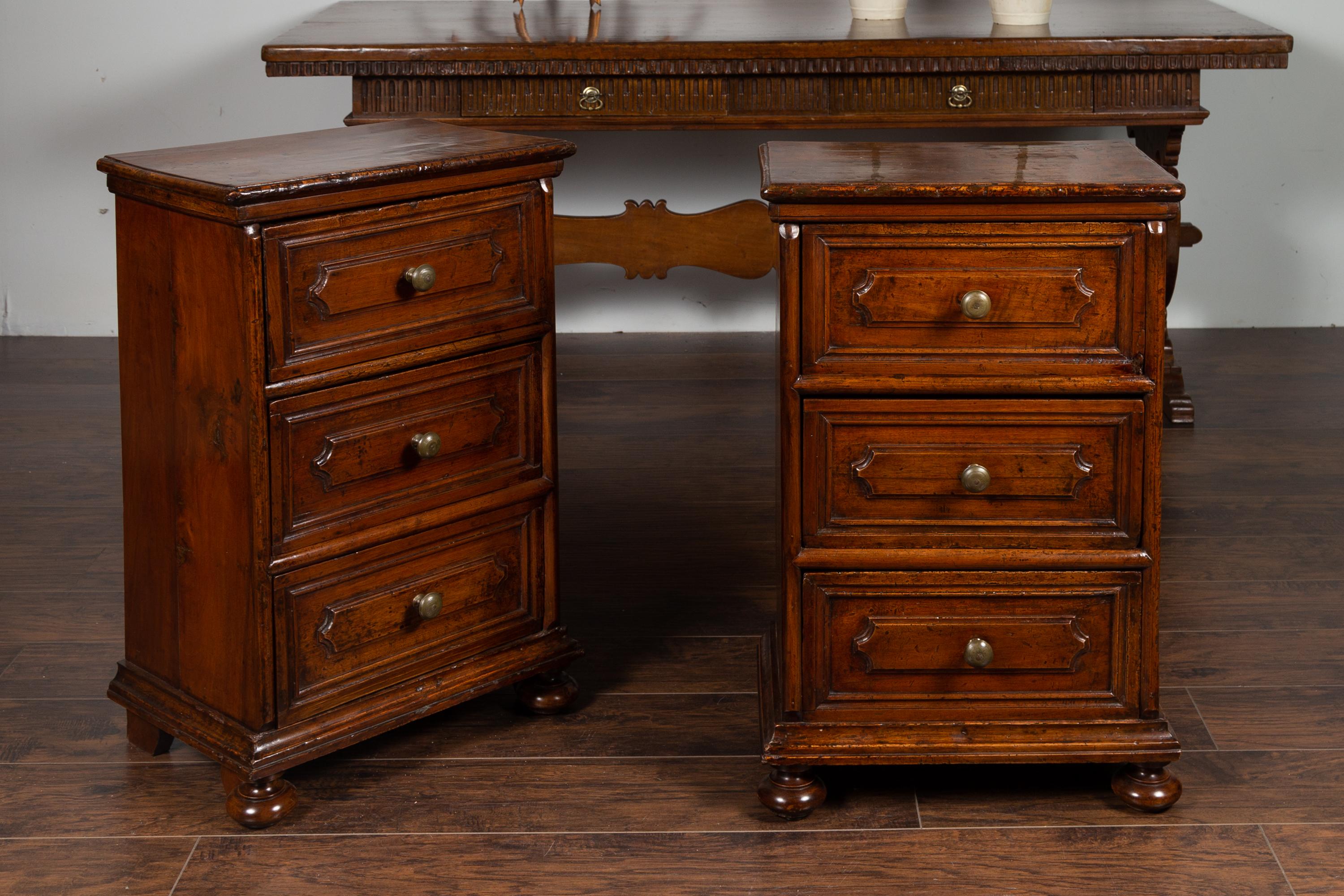 Pair of Italian 1860s Walnut Petite Commodes with Three Drawers and Bun Feet In Good Condition For Sale In Atlanta, GA