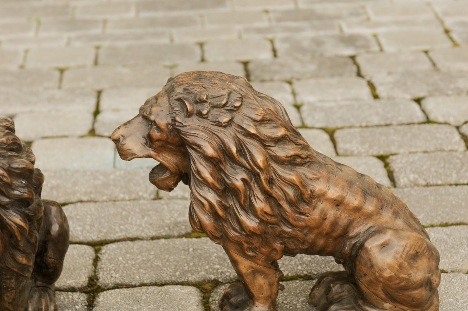 Pair of Italian 1880s Small Walnut Hand Carved Lion Sculptures with Dark Patina For Sale 4