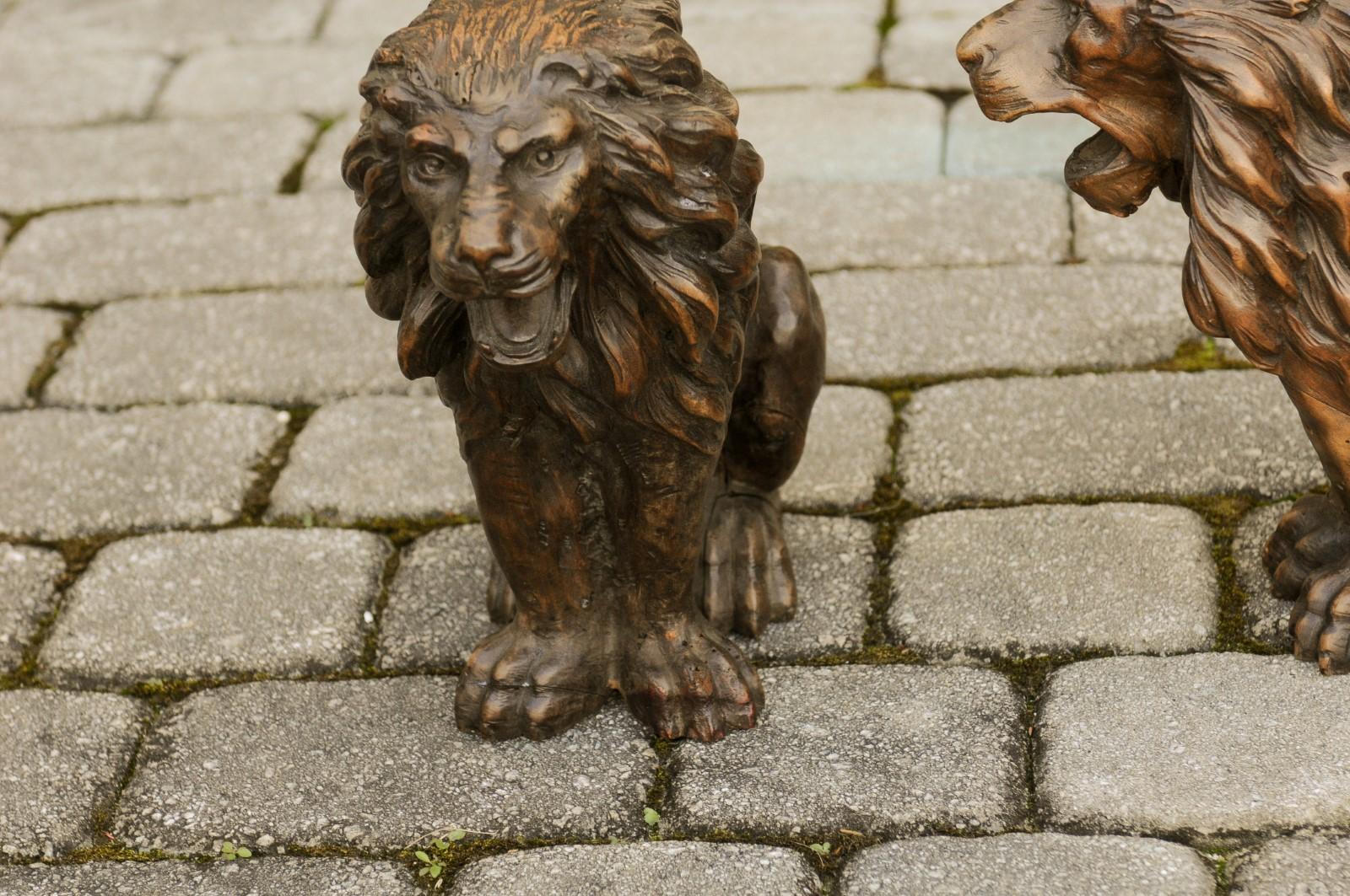 Pair of Italian 1880s Small Walnut Hand Carved Lion Sculptures with Dark Patina For Sale 6