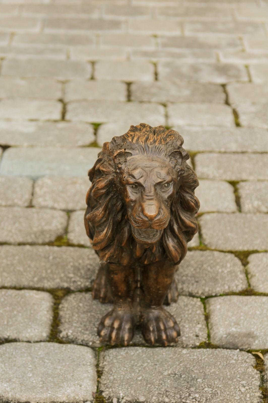 Hand-Carved Pair of Italian 1880s Small Walnut Hand Carved Lion Sculptures with Dark Patina For Sale