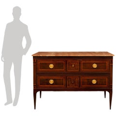 Paar italienische 18. Louis XVI-Periode Mahagoni, Marmor und Ormolu Kommoden