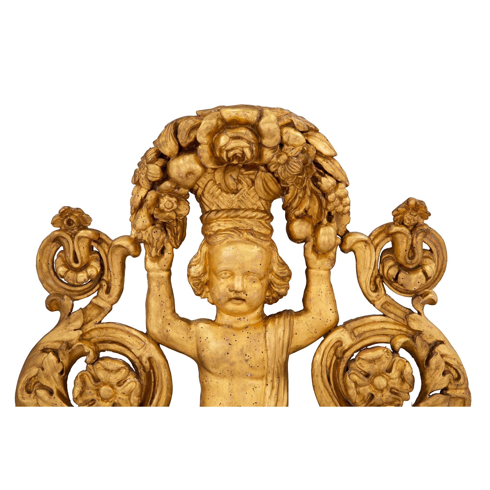 Paire d'appliques à trois bras en bois doré d'époque baroque italienne du XVIIIe siècle Bon état - En vente à West Palm Beach, FL