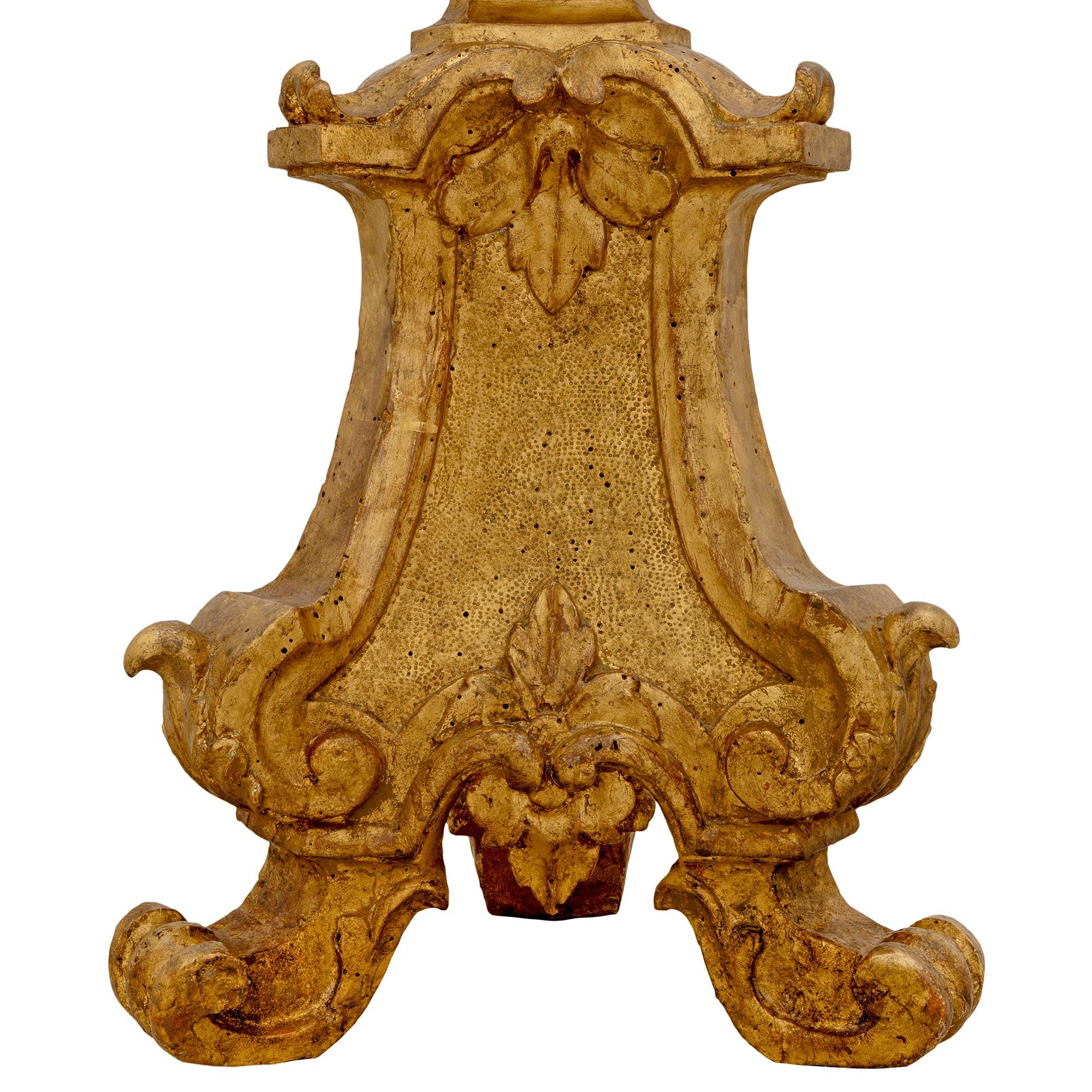 Wood Pair of Italian 18th Century Baroque Period Mecca Torchières For Sale