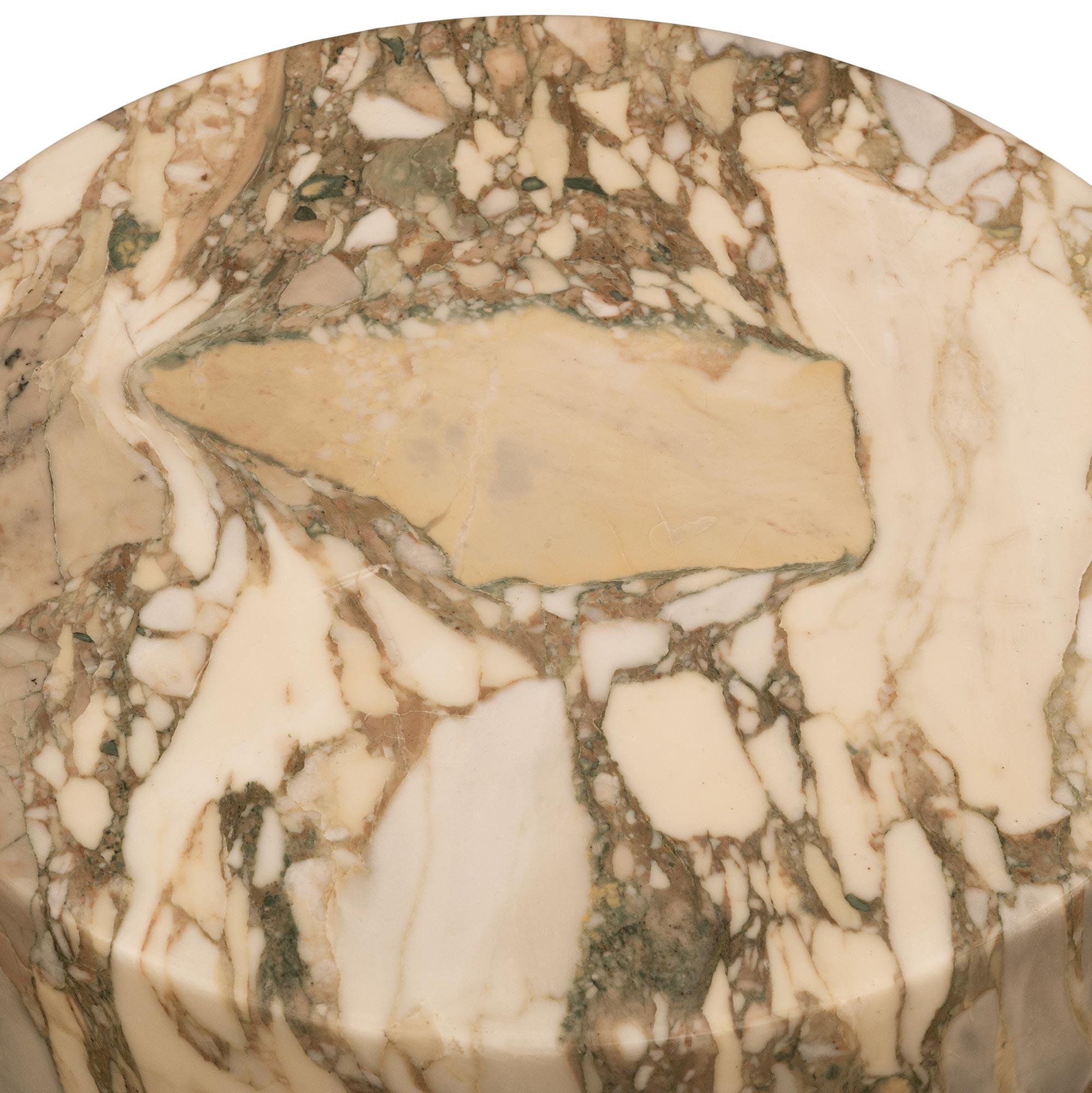 XVIIIe siècle et antérieur Paire de colonnes italiennes en marbre Breccia Sarda Venata du 18ème siècle en vente