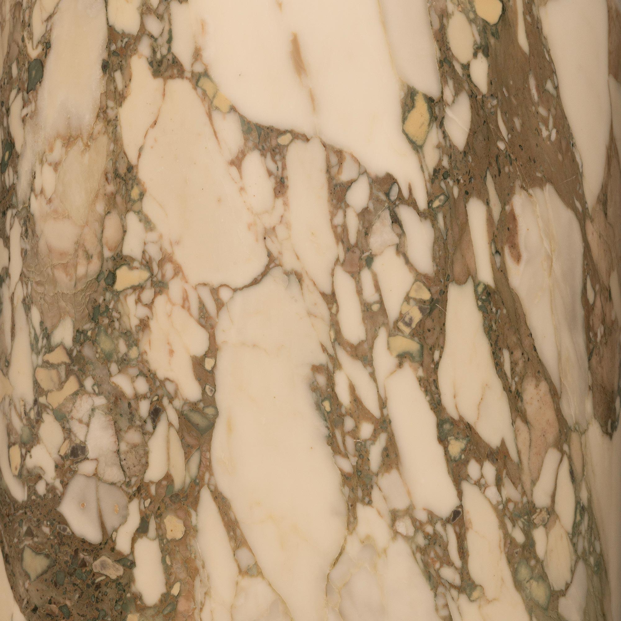 Marbre Paire de colonnes italiennes en marbre Breccia Sarda Venata du 18ème siècle en vente