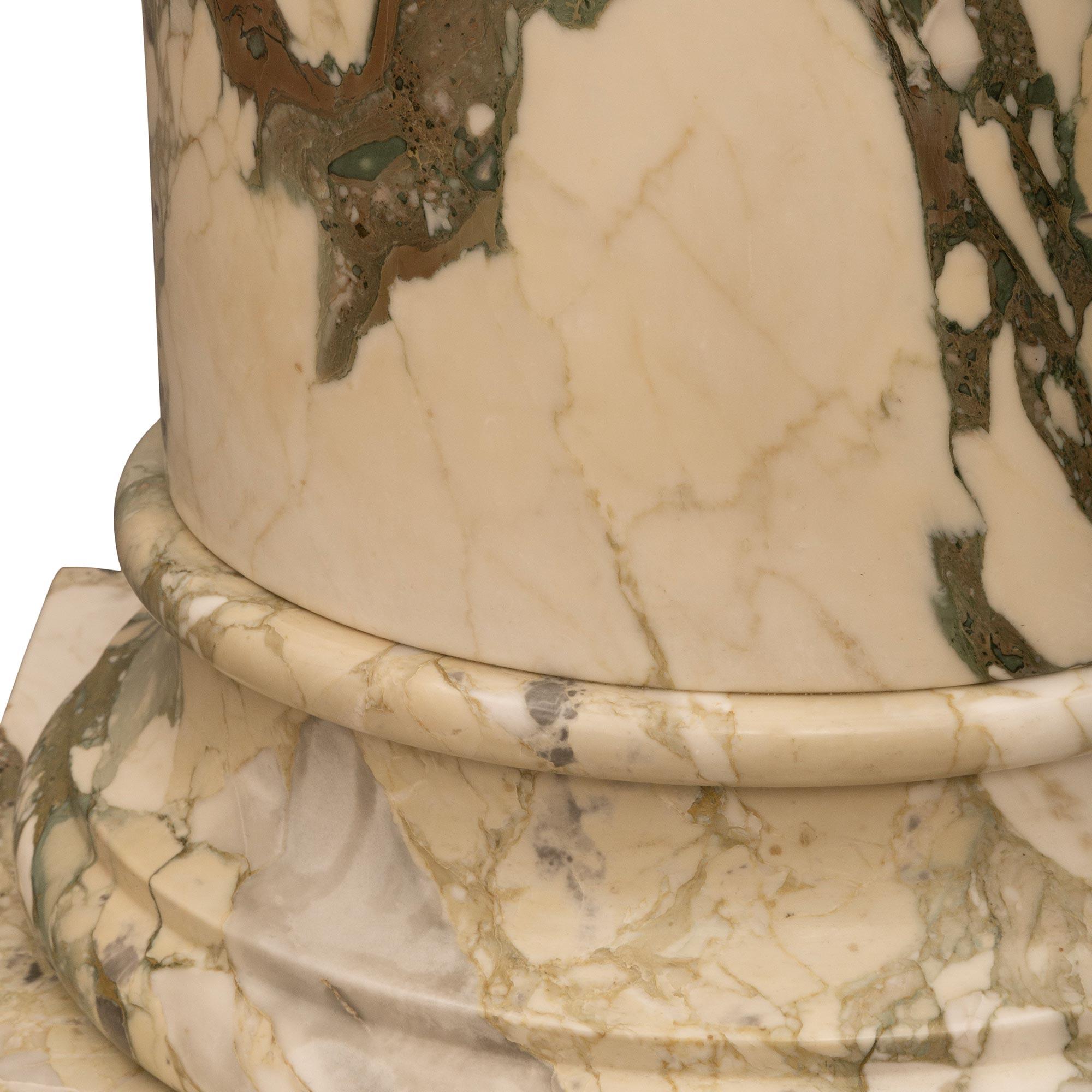 Paire de colonnes italiennes en marbre Breccia Sarda Venata du 18ème siècle en vente 1