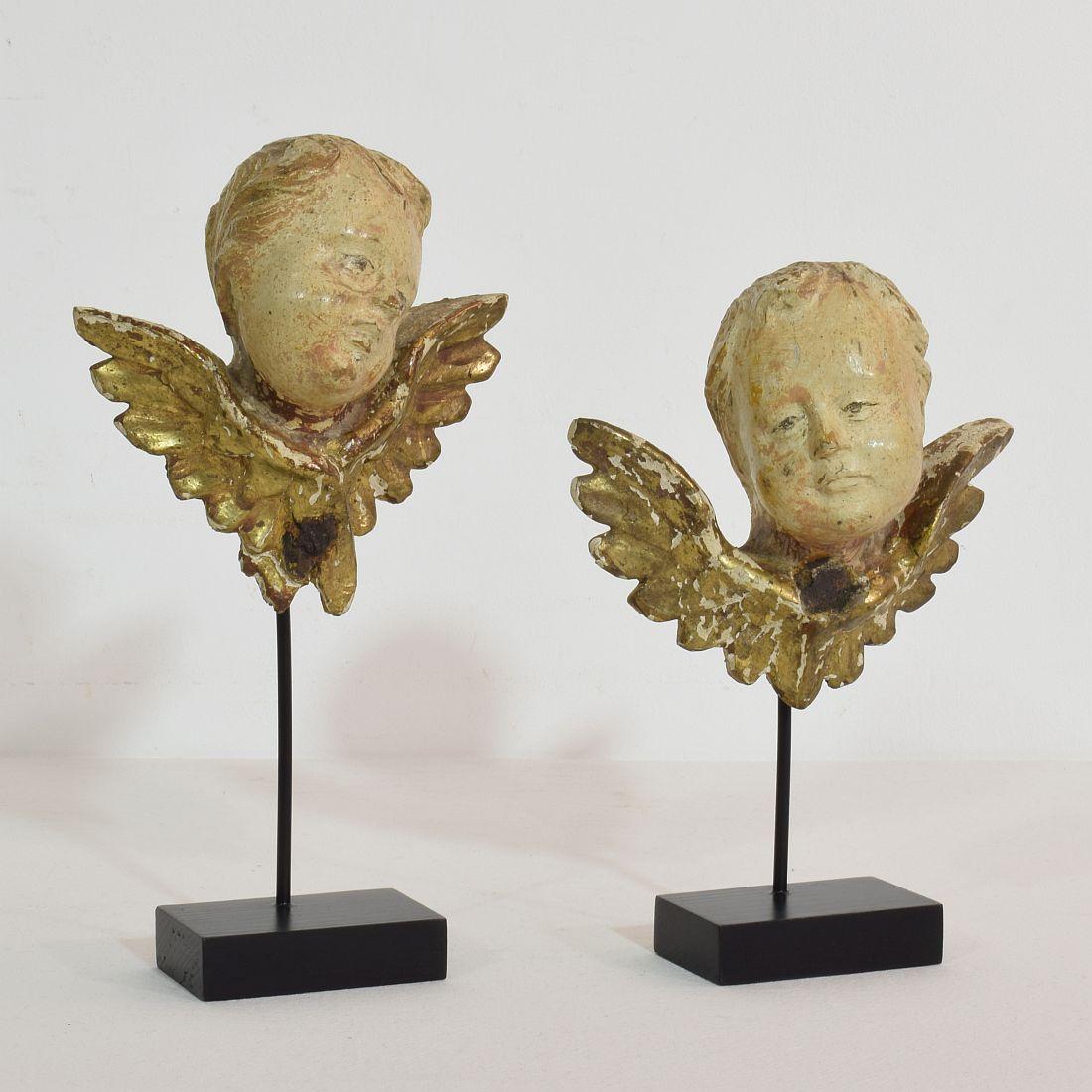 Pair of Italian 18th Century Carved Wooden Baroque Angel Heads In Good Condition In Buisson, FR