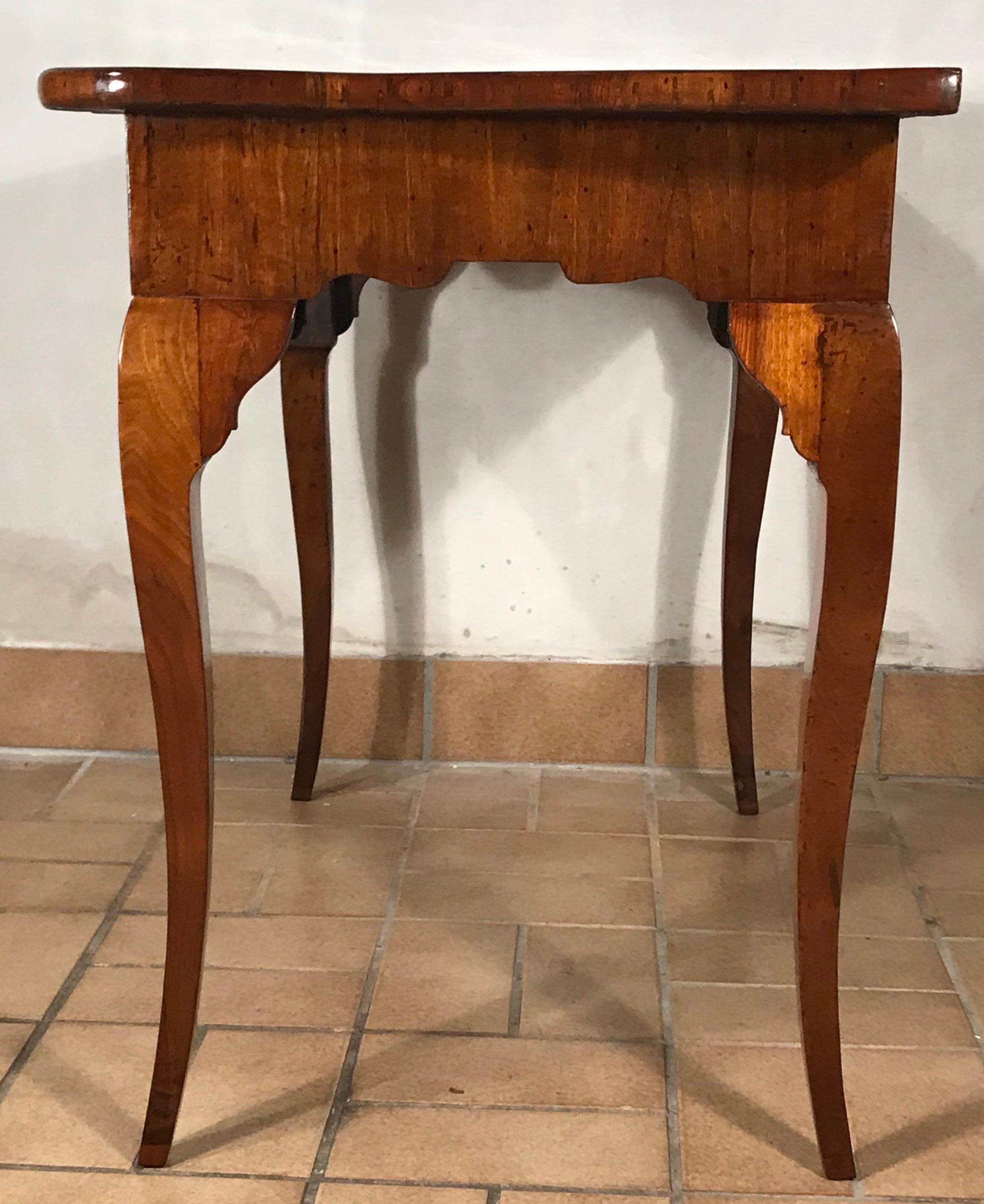 Pair of Italian 18th Century Console Tables, Walnut Veneer For Sale 2