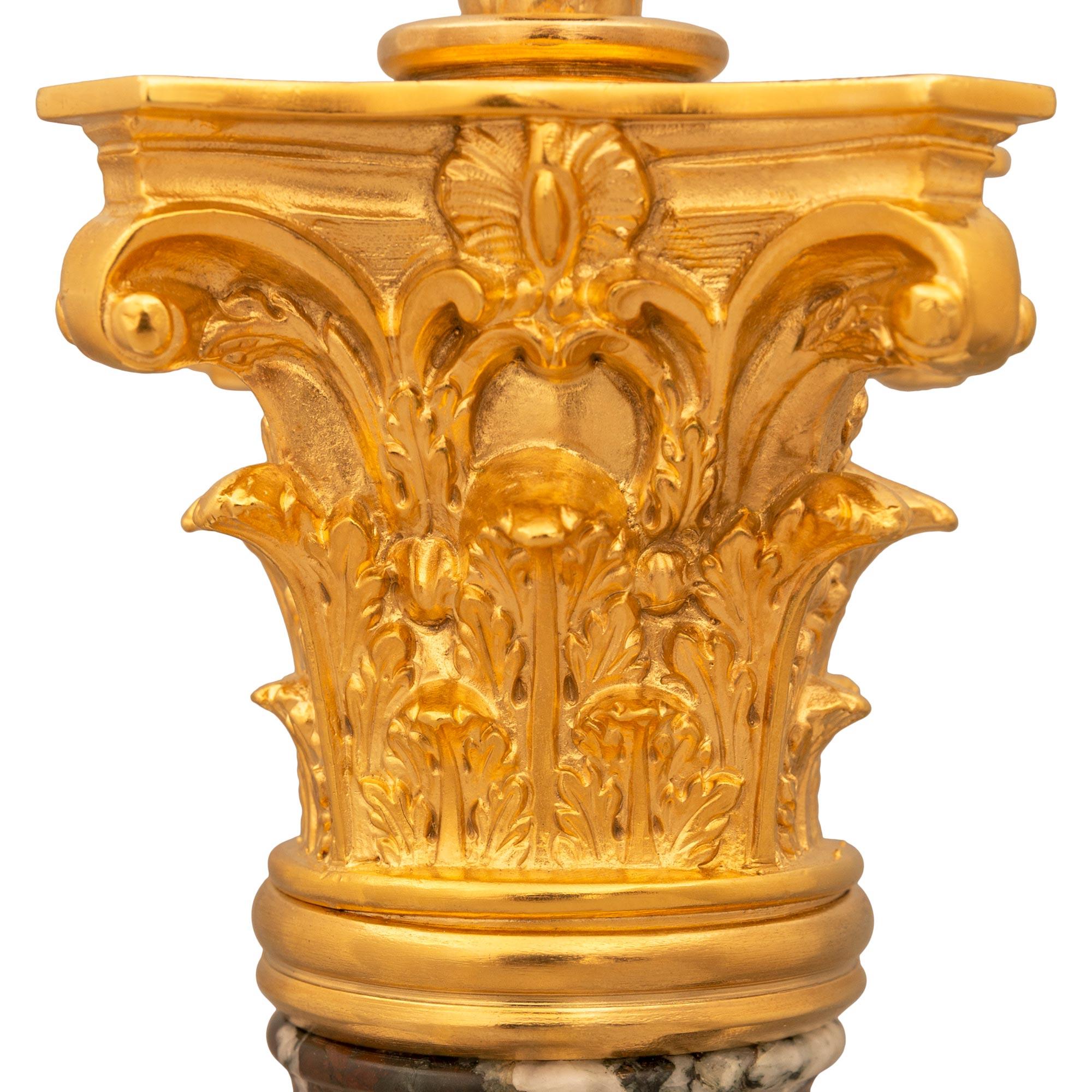 coppia di statue italiane del XVIII secolo del periodo del Grand Tour in marmo e Ormolu in vendita 1