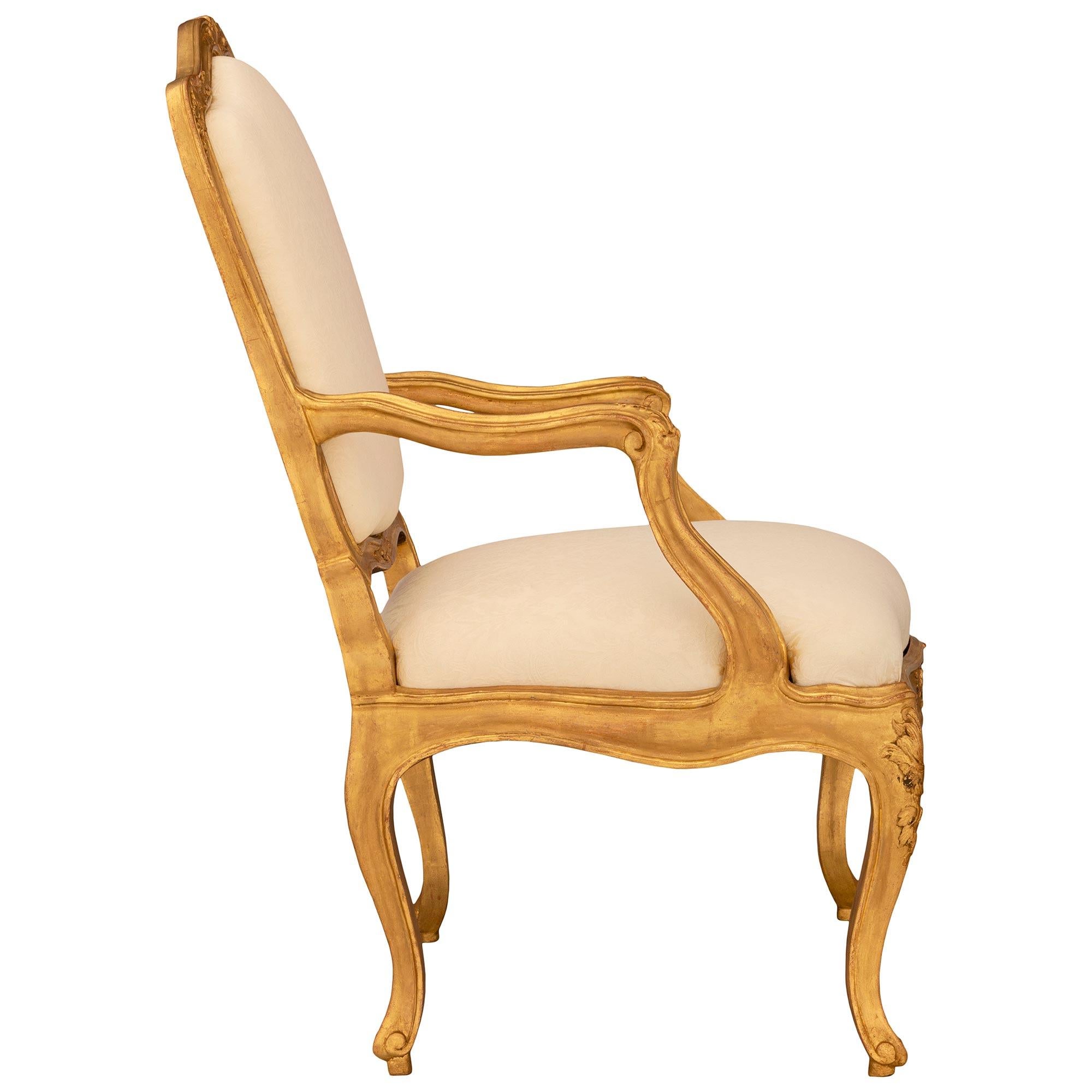 Pair of Italian 18th Century Louis XV Period Giltwood Armchairs In Good Condition In West Palm Beach, FL