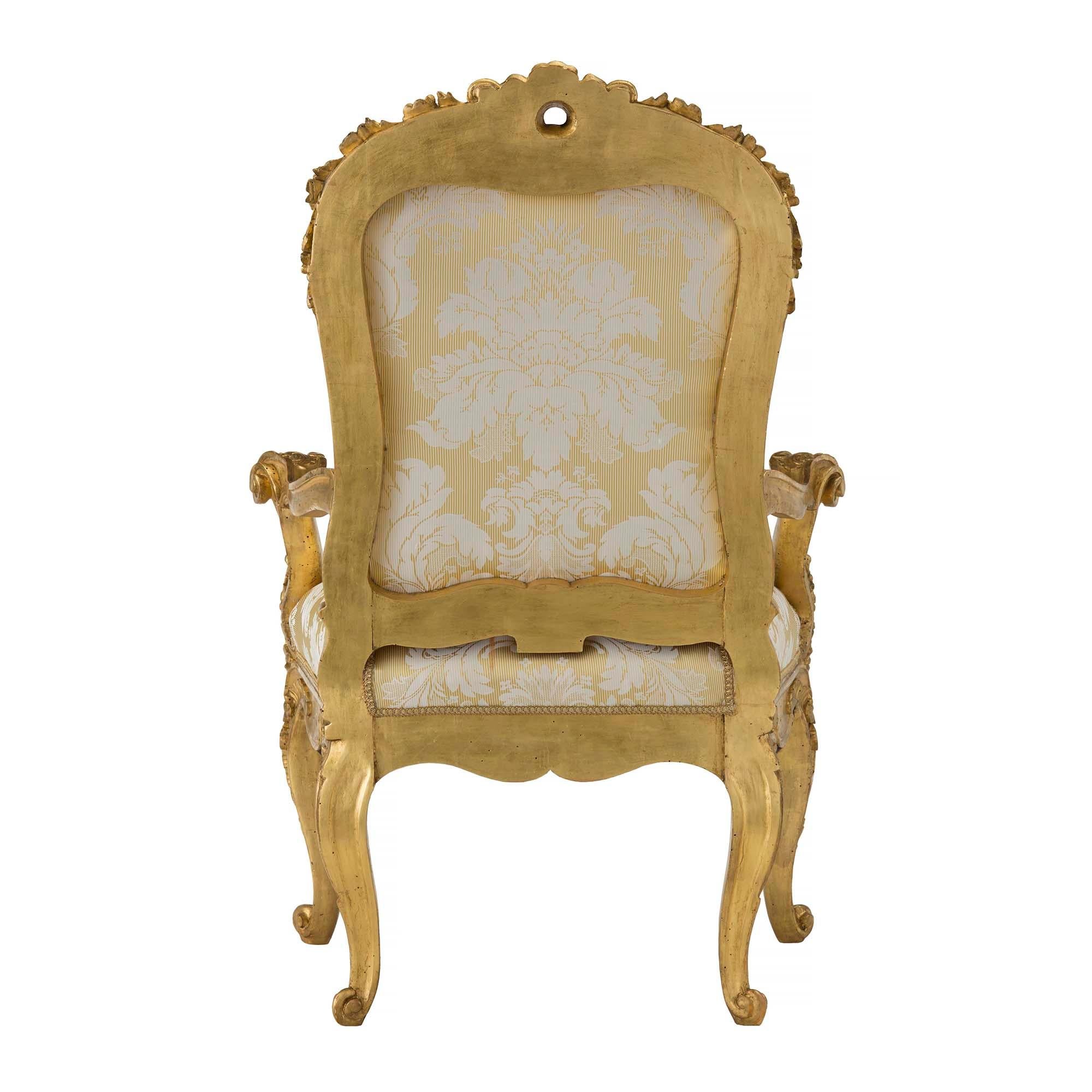 Pair of Italian 18th Century Louis XV Period Roman Giltwood Throne Armchairs In Good Condition For Sale In West Palm Beach, FL