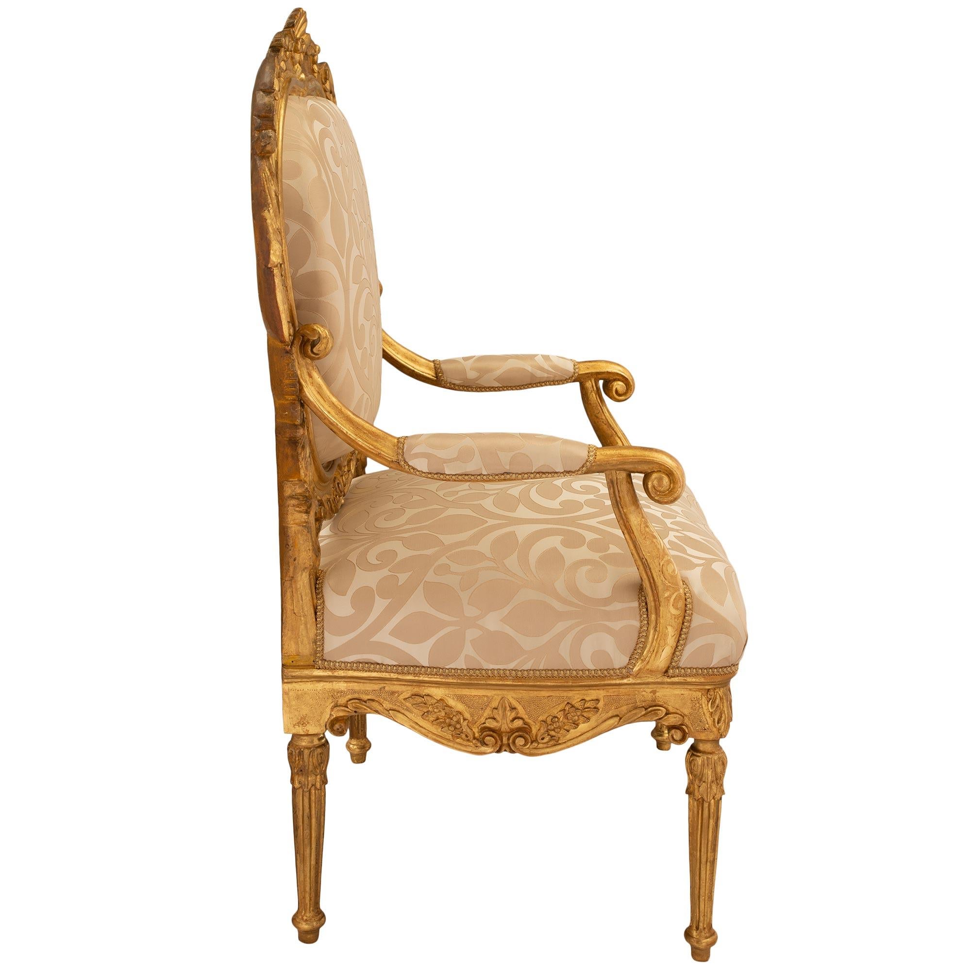 XVIIIe siècle et antérieur Paire de fauteuils trônes italiens Louis XV/XVI du 18ème siècle en vente