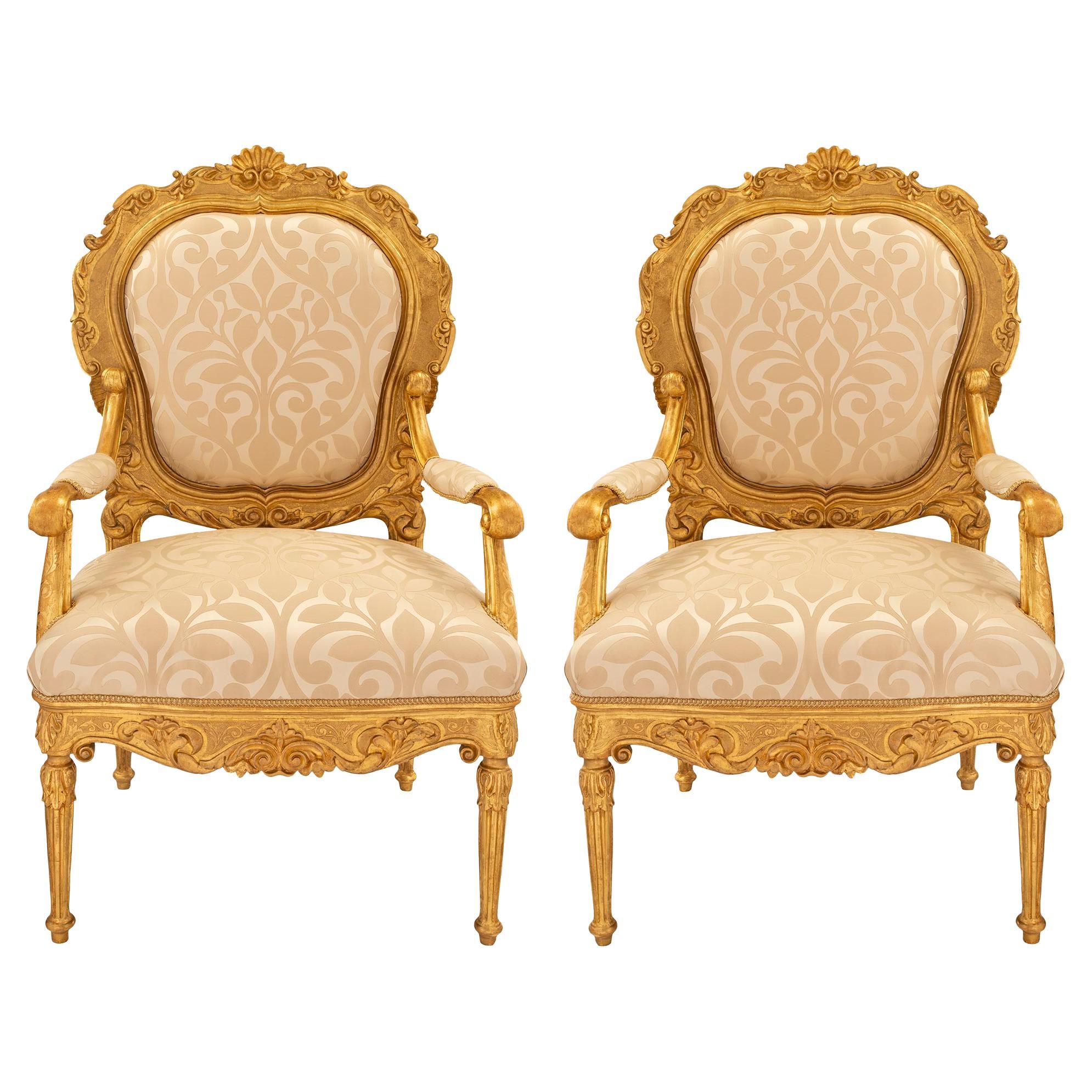 Paire de fauteuils trônes italiens Louis XV/XVI du 18ème siècle en vente