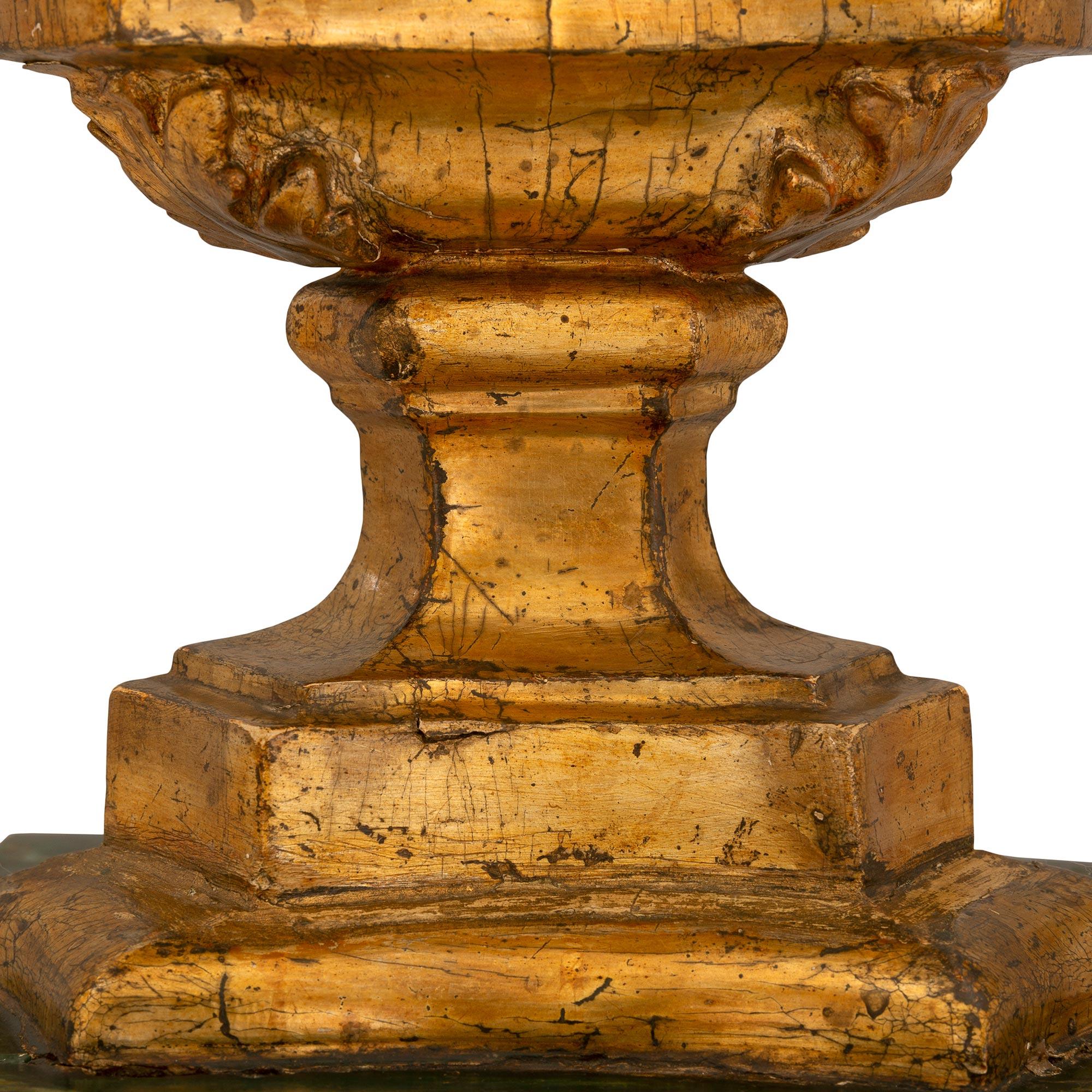 Paar italienische geschnitzte Mekka-Lampen aus dem 18. Jahrhundert aus der Louis-XVI.-Periode (18. Jahrhundert und früher) im Angebot