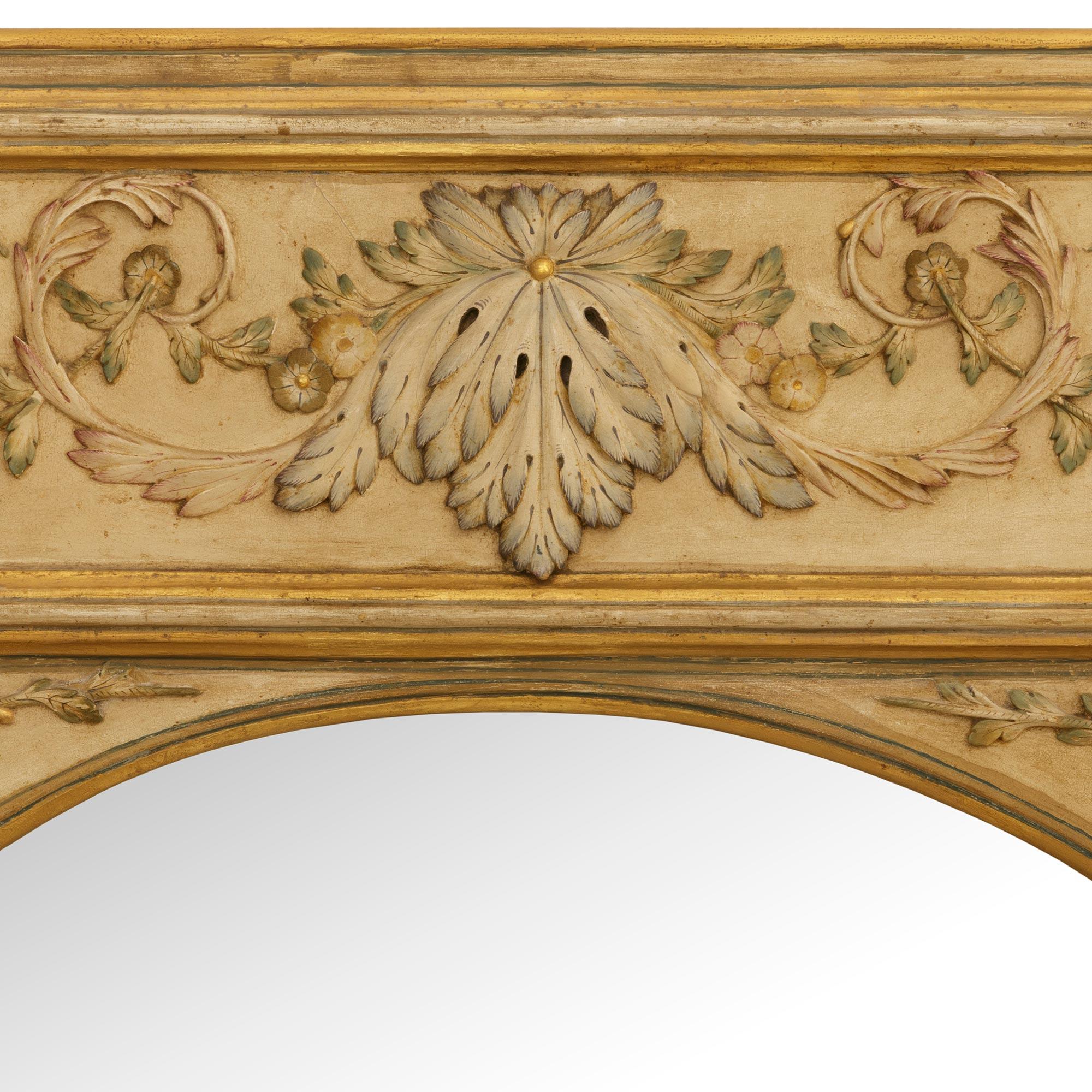 Bois Paire de miroirs italiens en bois patiné vénitien d'époque Louis XVI du 18ème siècle en vente