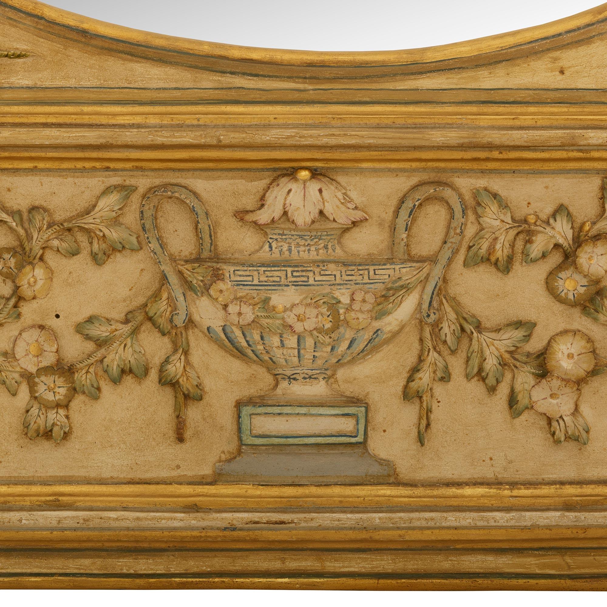 Paire de miroirs italiens en bois patiné vénitien d'époque Louis XVI du 18ème siècle en vente 2