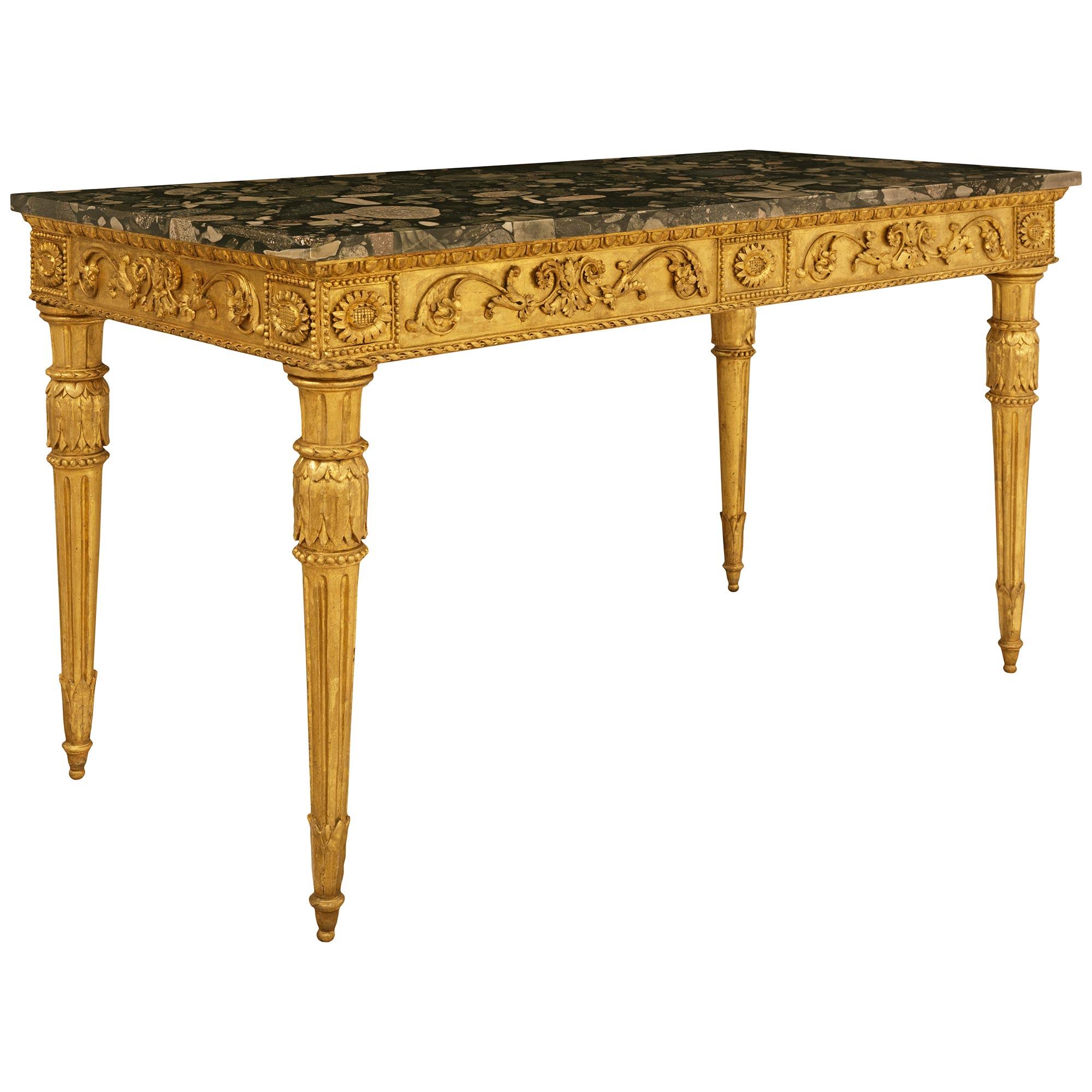 Pareja de consolas italianas del siglo XVIII, estilo Luis XVI, de madera dorada y mármol Breccia Italiano en venta