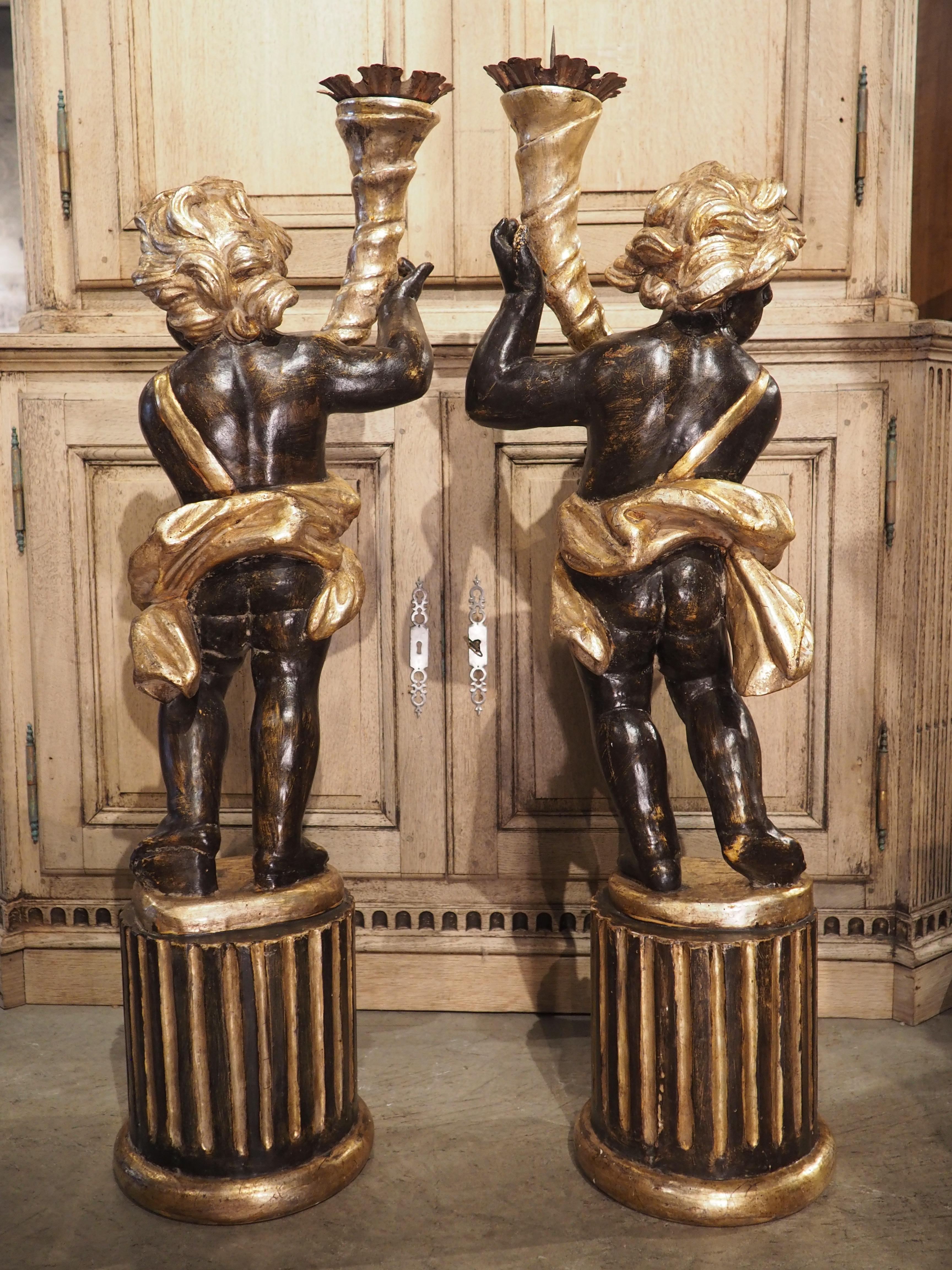 Pair of Italian 18th Century Painted and Gilt Putti with Cornucopia Torcheres For Sale 10