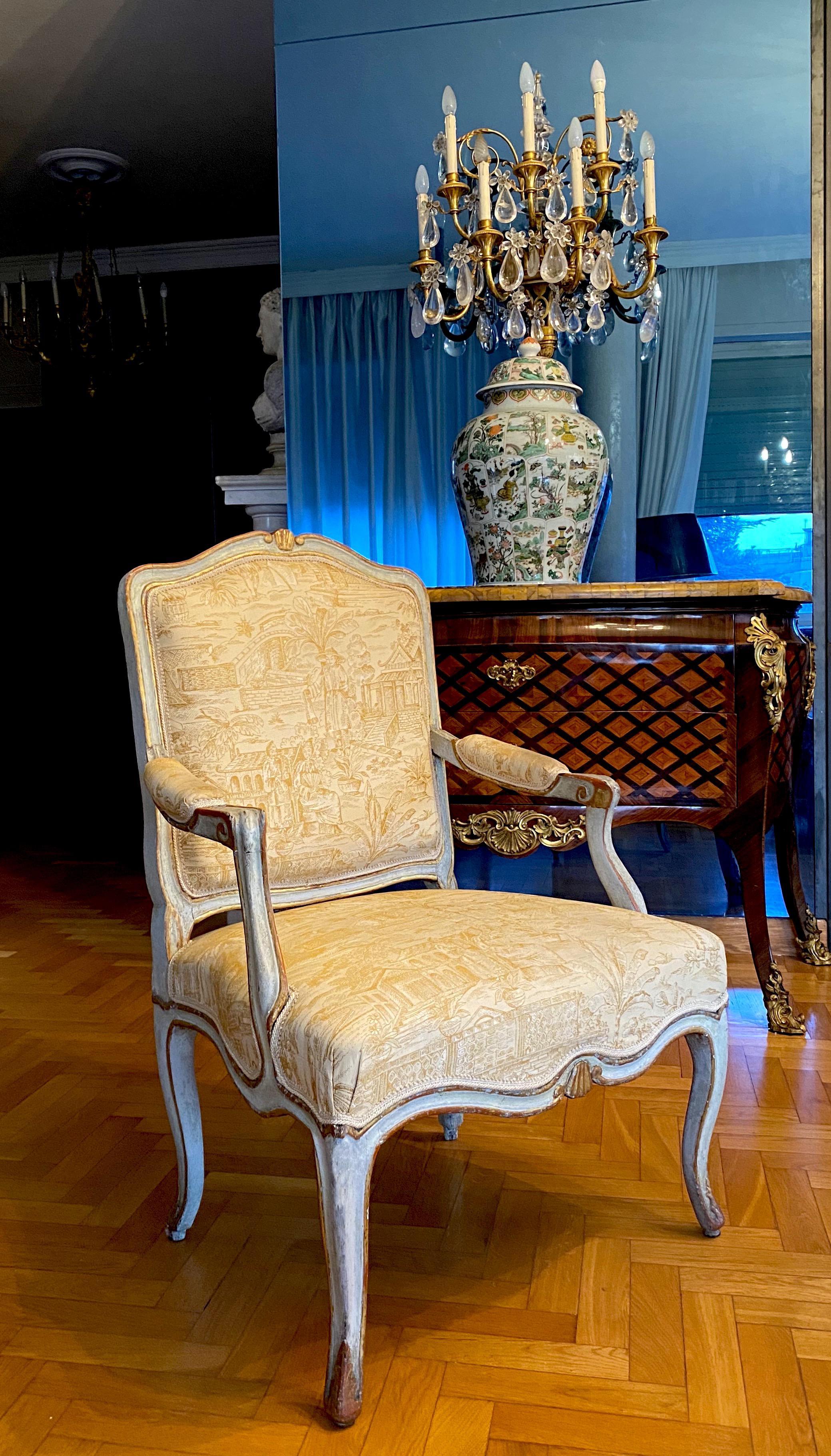 Pair of Italian 18th Century Painted Armchairs For Sale 1