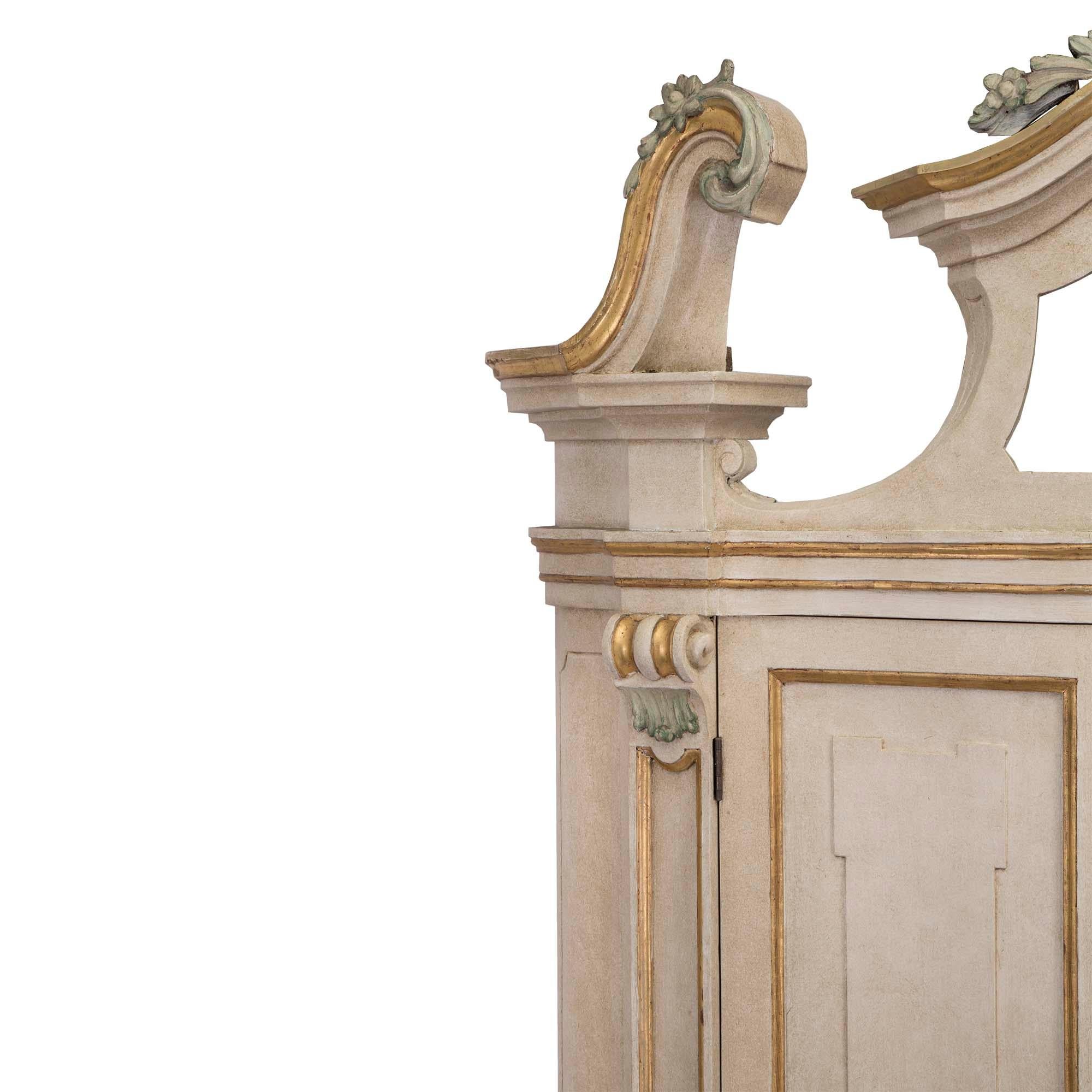 Pair of Italian 18th Century Patinated Deux-Corps Cabinets For Sale 1