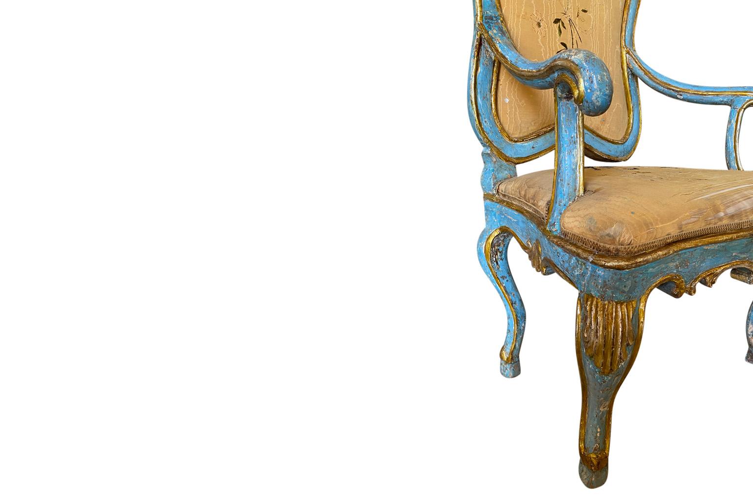 Paire de fauteuils de style Régence italienne du 18ème siècle, fauteuils en vente 4