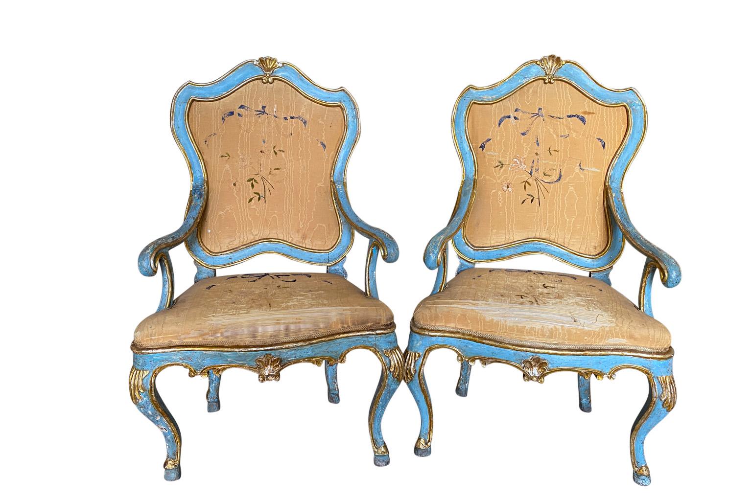 Paar italienische Regence-Fauteuils, Sessel aus dem 18. Jahrhundert (Polychromiert) im Angebot