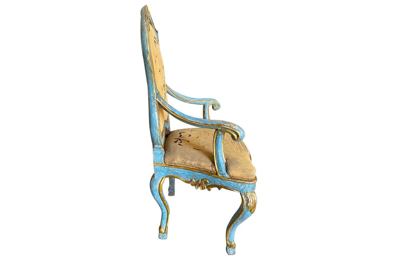 Paire de fauteuils de style Régence italienne du 18ème siècle, fauteuils en vente 2
